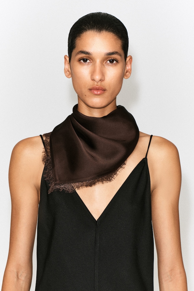 LACE-TRIMMED SATIN HEADSCARF — BROWN