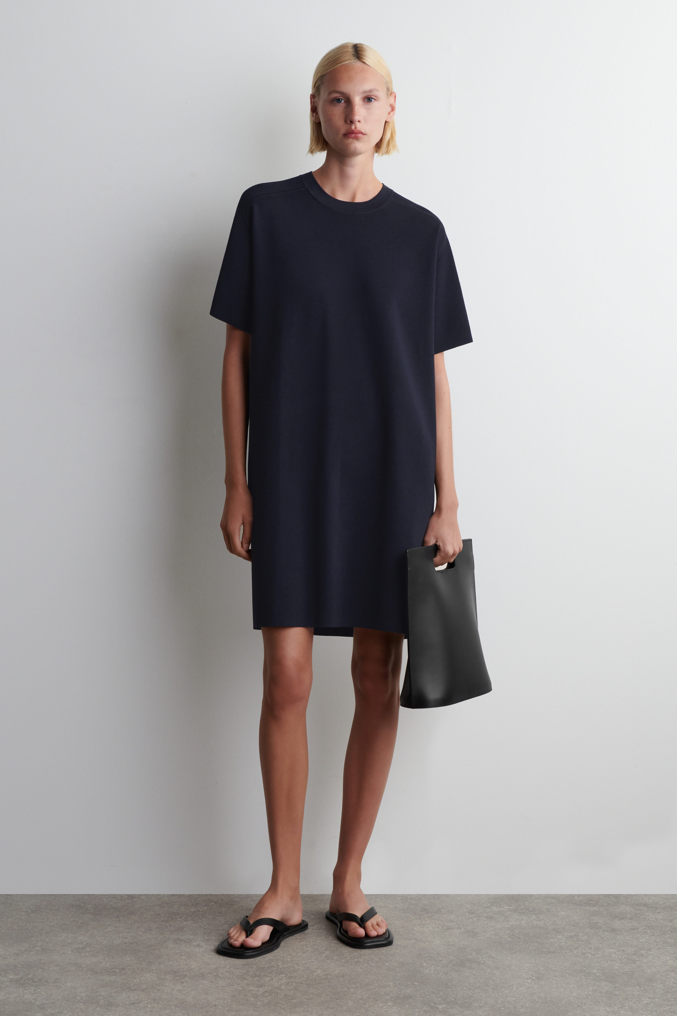 KNITTED T-SHIRT DRESS