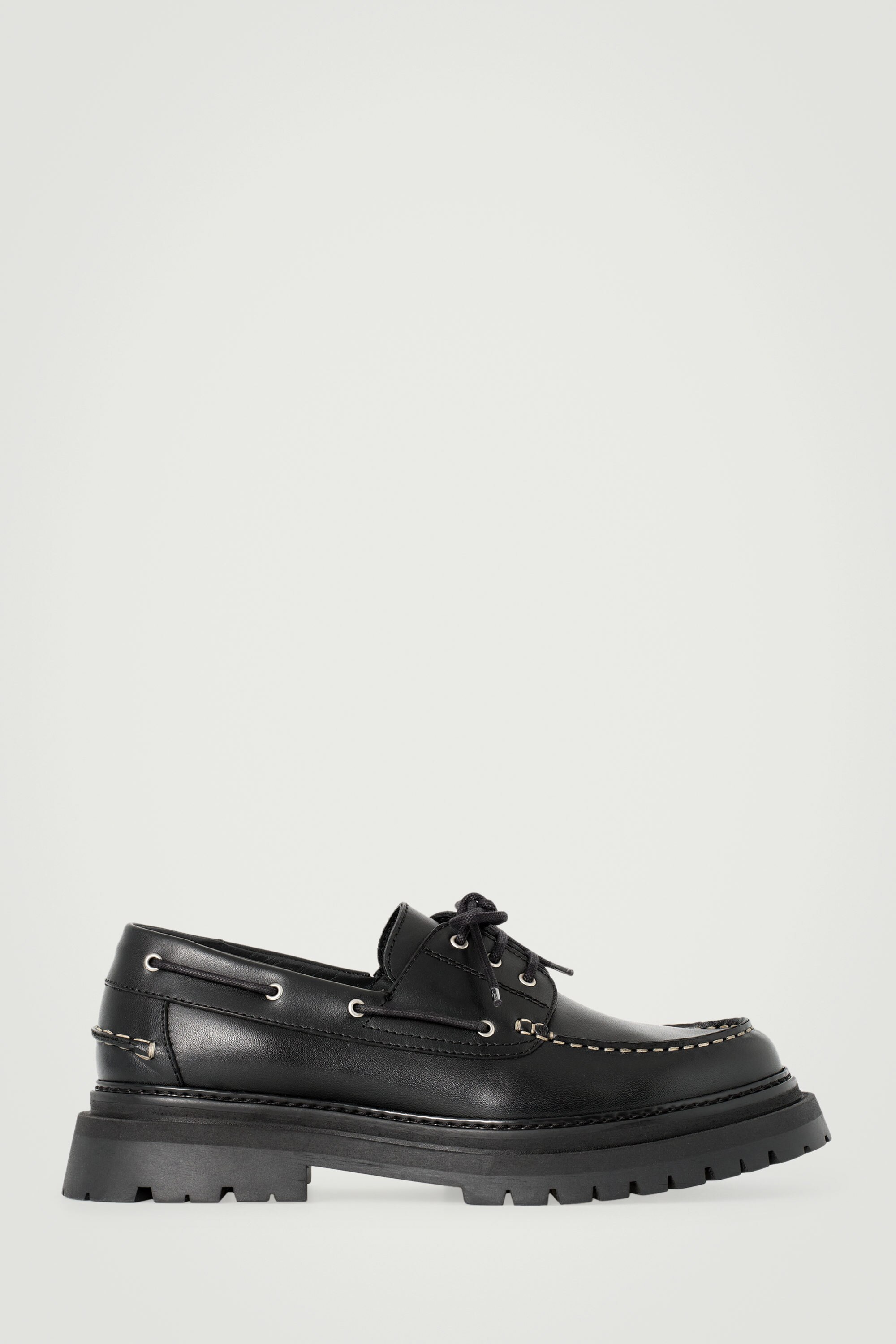 CHUNKY LEATHER BOAT SHOES - BLACK | COS