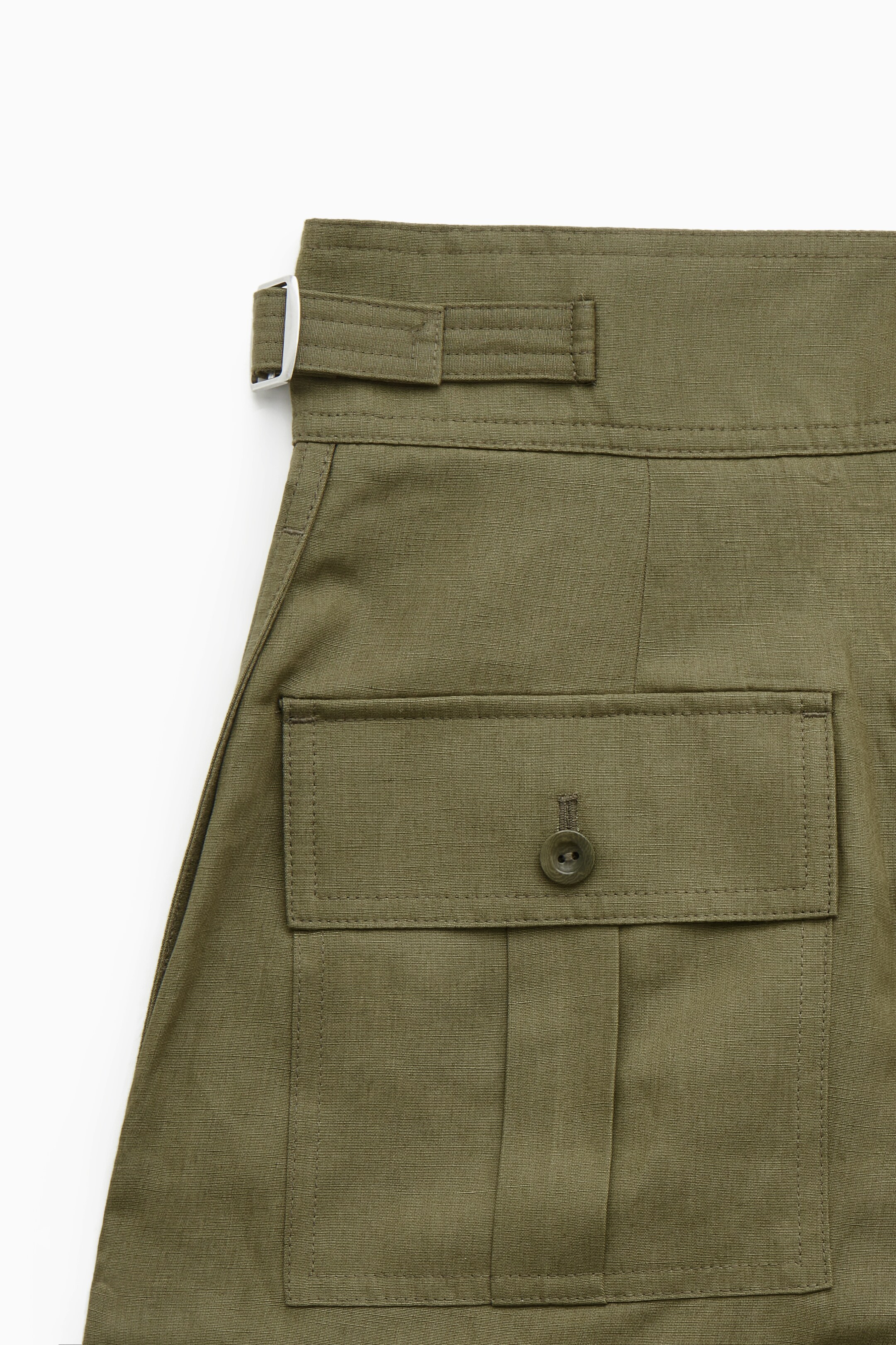 Agrandir l'image: SHORT WORKWEAR À PLIS LIN MÉLANGÉ - KAKI - FEMME | H&M CH 2