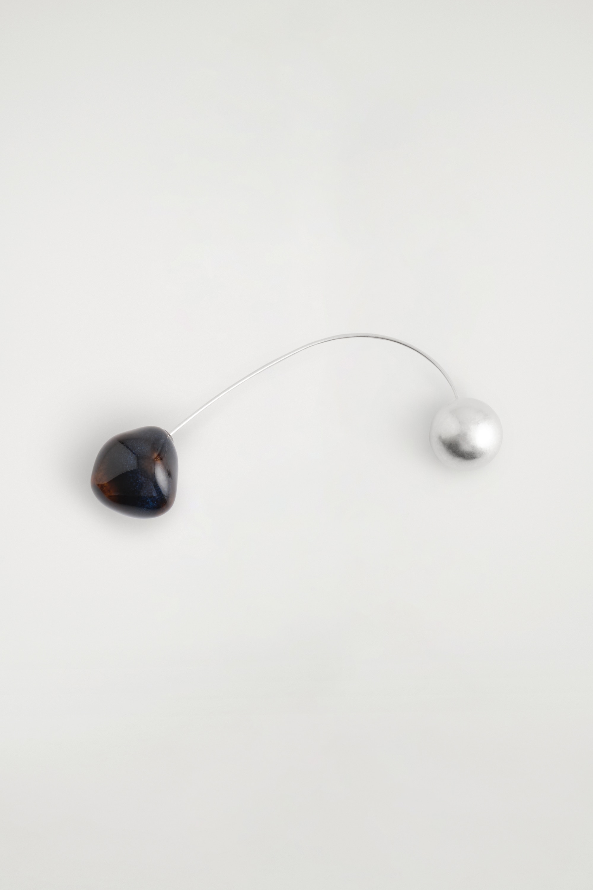 KERAMICKÁ DRÁTOVÁ BROŽ - STŘÍBRNÁ / MODRÁ