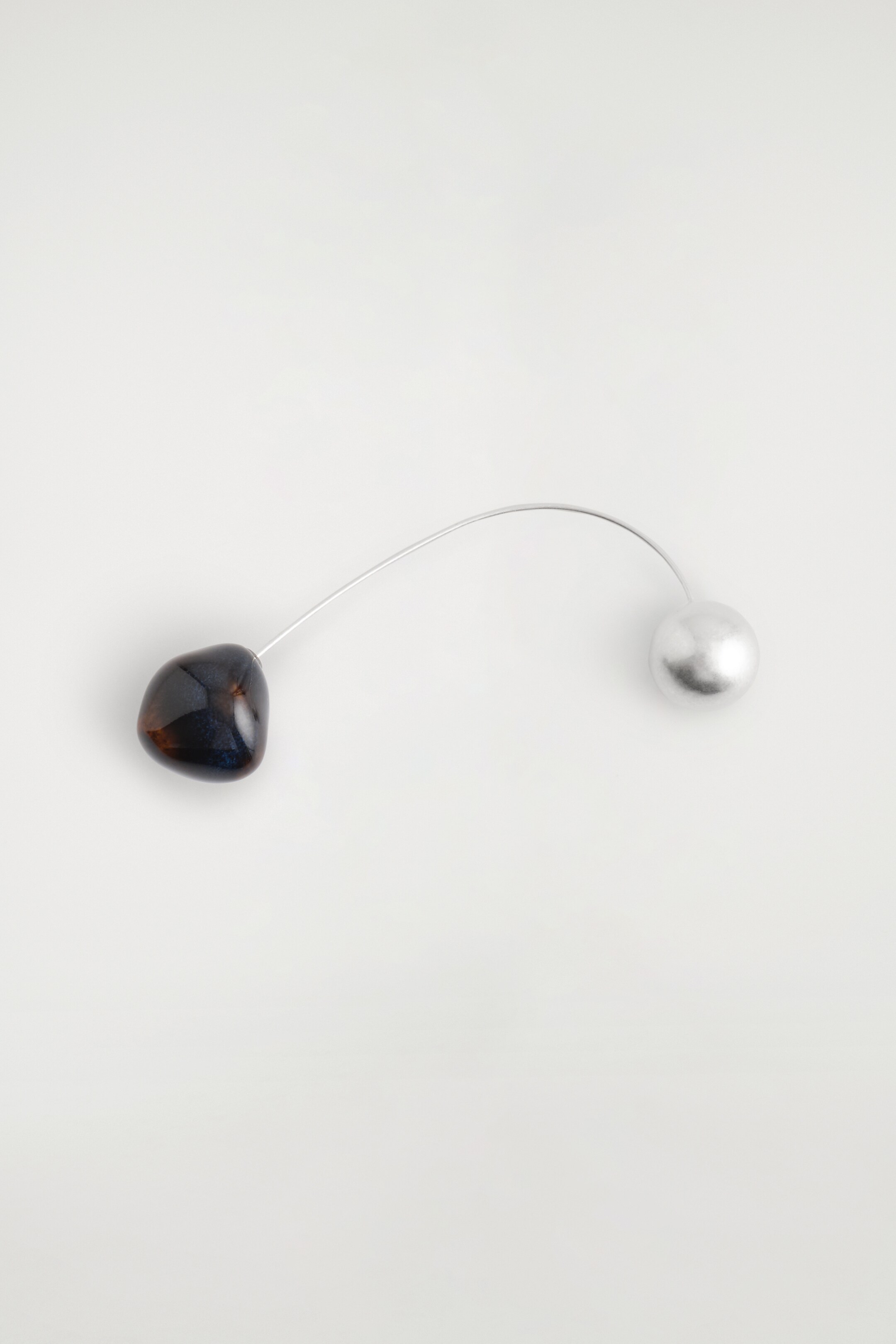 Agrandir l'image: BROCHE EN FIL MÉTALLIQUE AVEC CÉRAMIQUE - ARGENTÉ / BLEU - FEMME | H&M FR 2