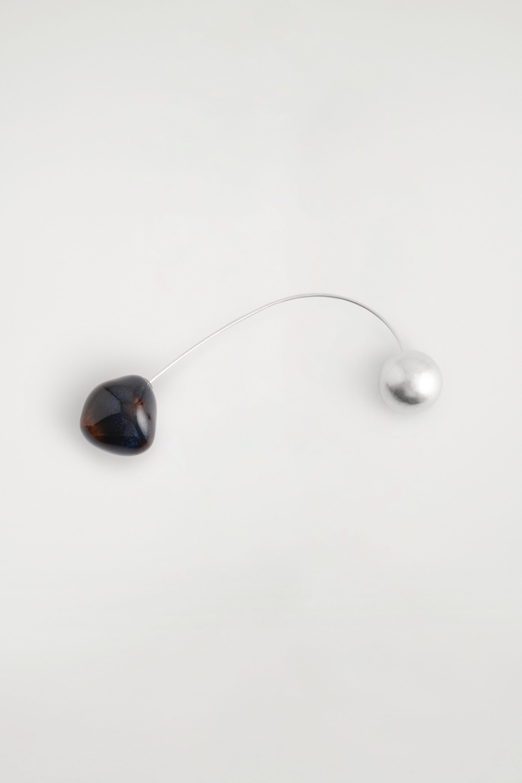 CERAMIC WIRE BROOCH