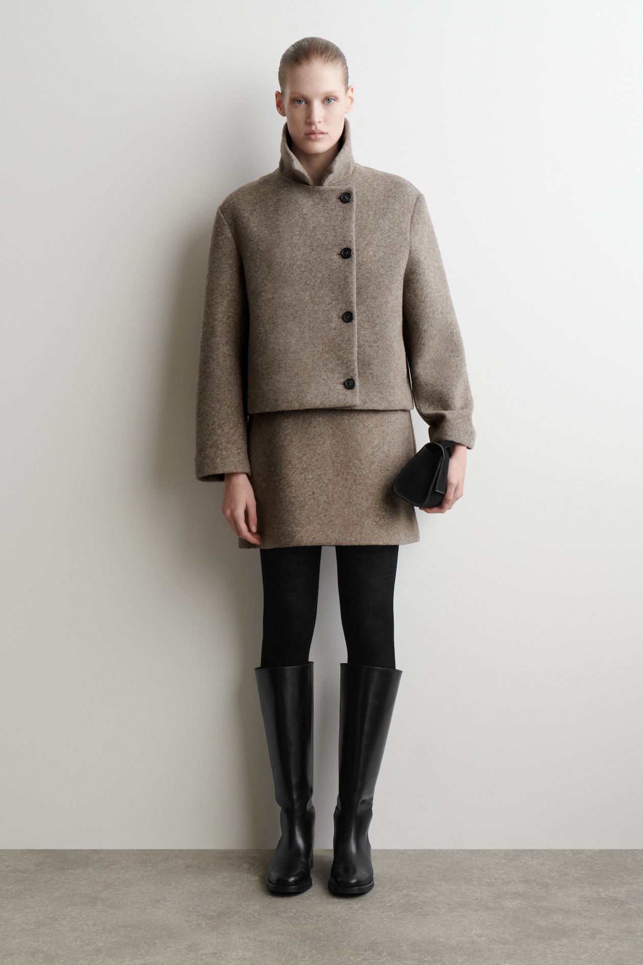 VESTE COURTE EN LAINE BOUILLIE MÉLANGÉE - BEIGE CHINÉ | COS FR