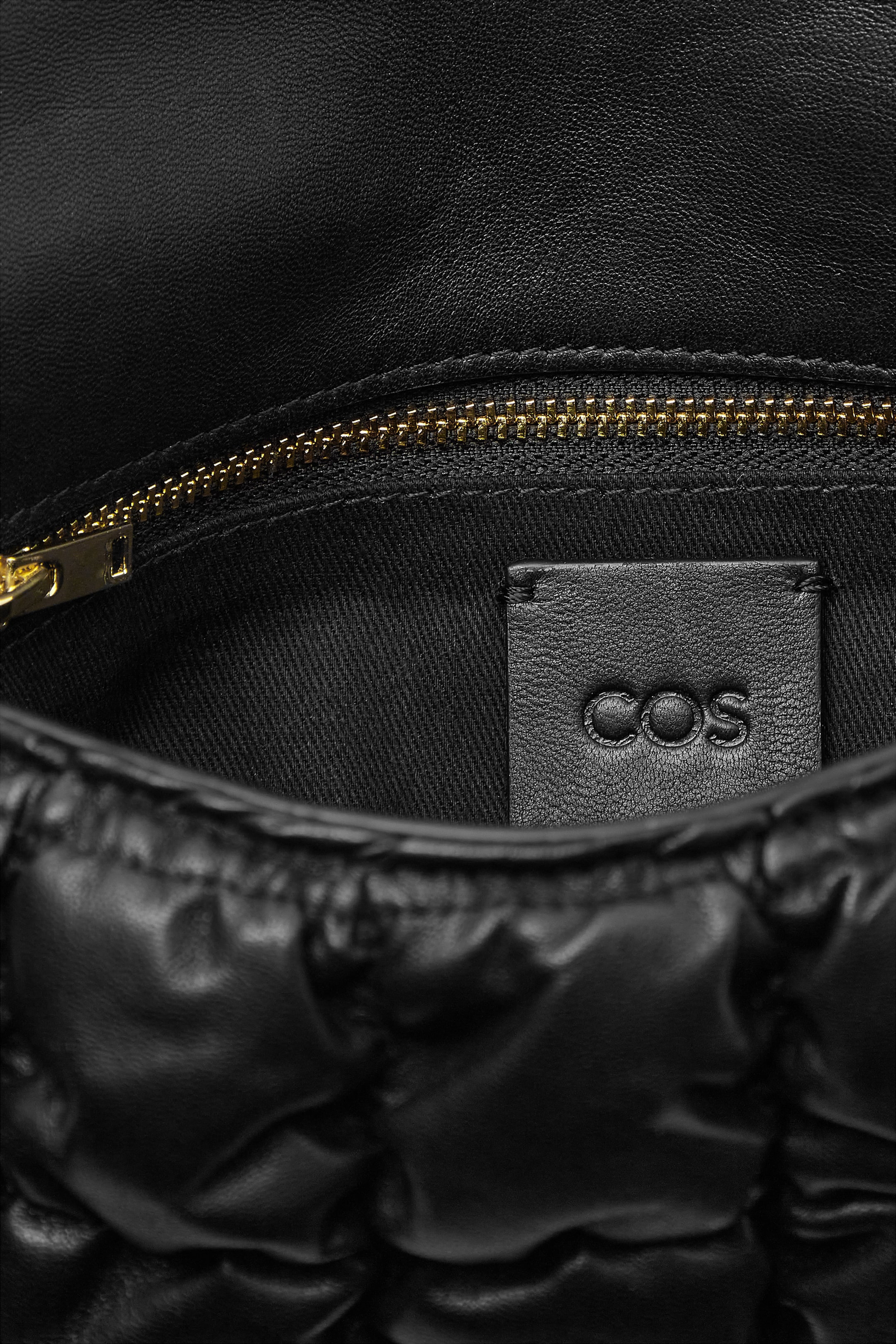 Grösseres Bild ansehen: GESTEPPTE UMHÄNGETASCHE - LEDER - SCHWARZ - DAMEN | H&M CH 4