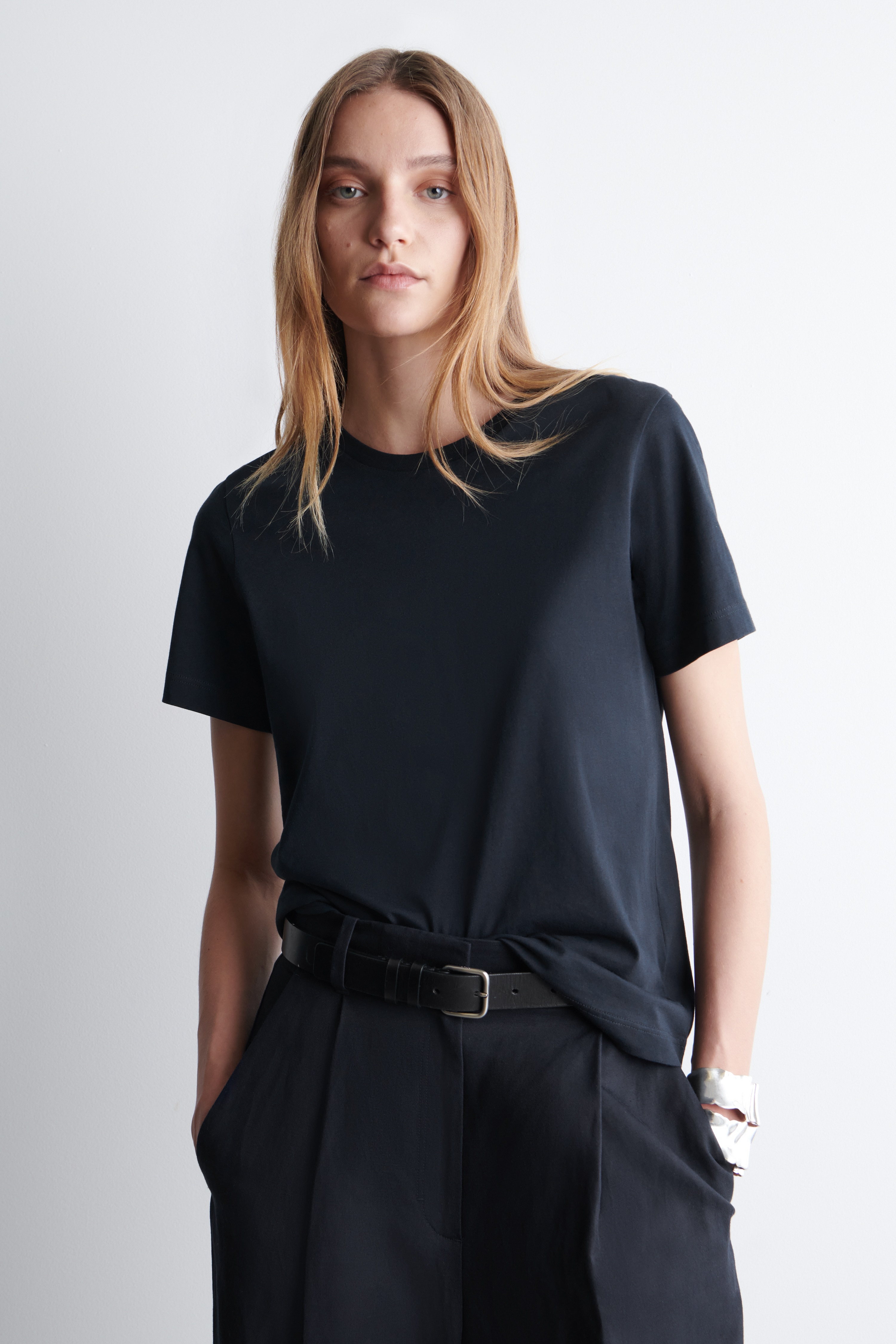 KEREKNYAKÚ PÓLÓ - Tengerészkék/FEHÉR / CSÍKOS/VILÁGOSKÉK/VILÁGOSSÁRGA/VILÁGOSSZÜRKE MELANGE/FEKETE/FEHÉR/SZÜRKE MELANGE/SÖTÉT KHAKI