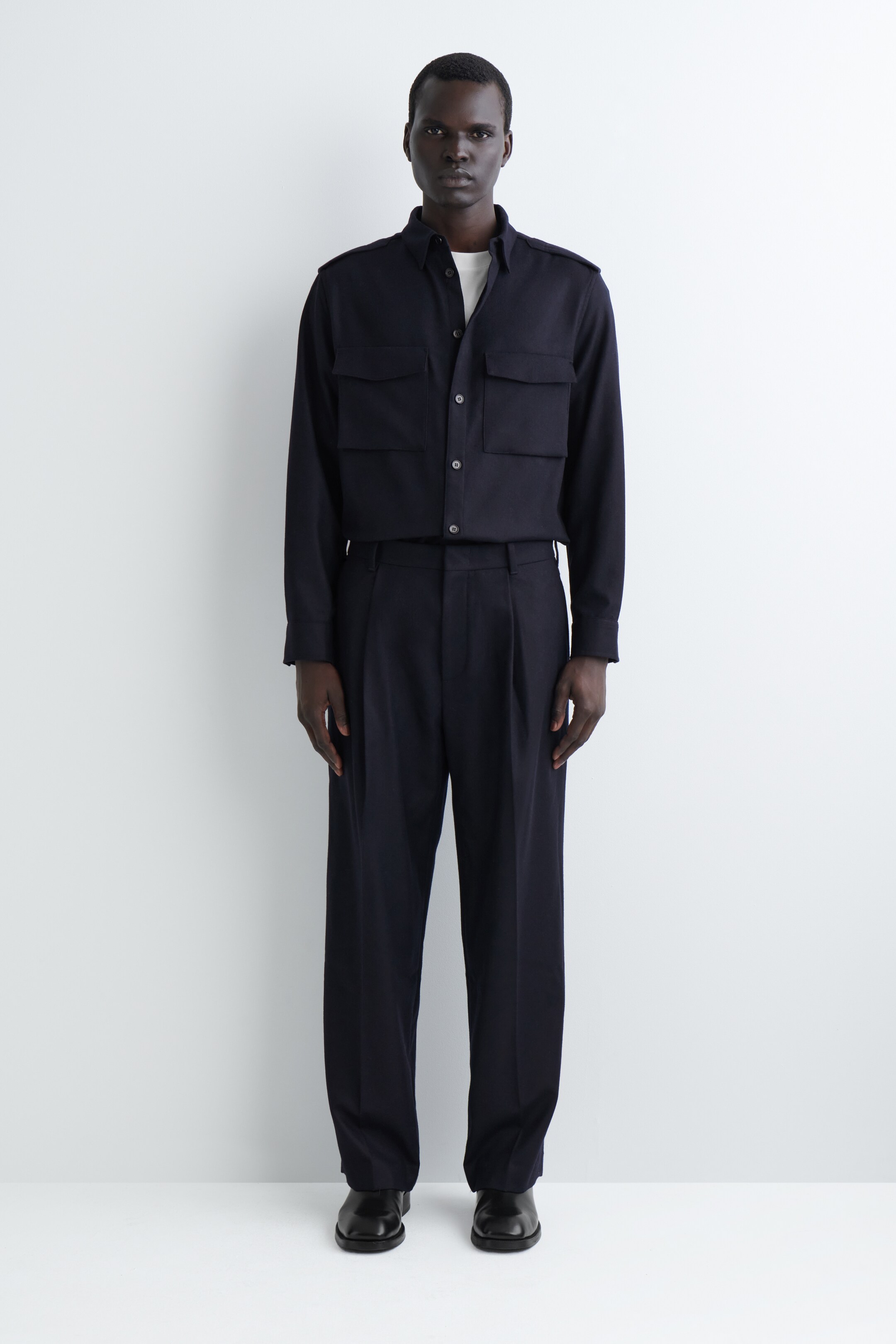Vezi imaginea mai mare: PANTALONI LARGI DIN LÂNĂ CU CROIALĂ DREAPTĂ - NAVY - BĂRBAŢI | H&M RO 2