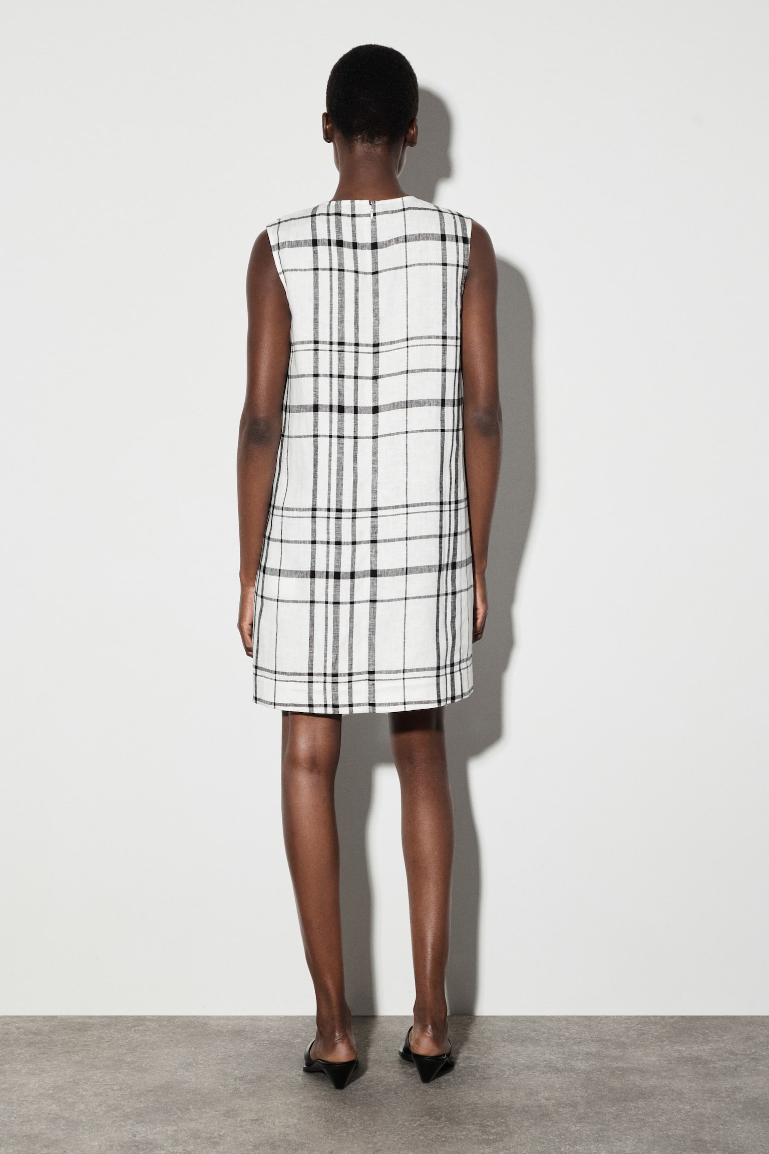 שמלת שיפט קצרה מפשתן - 4