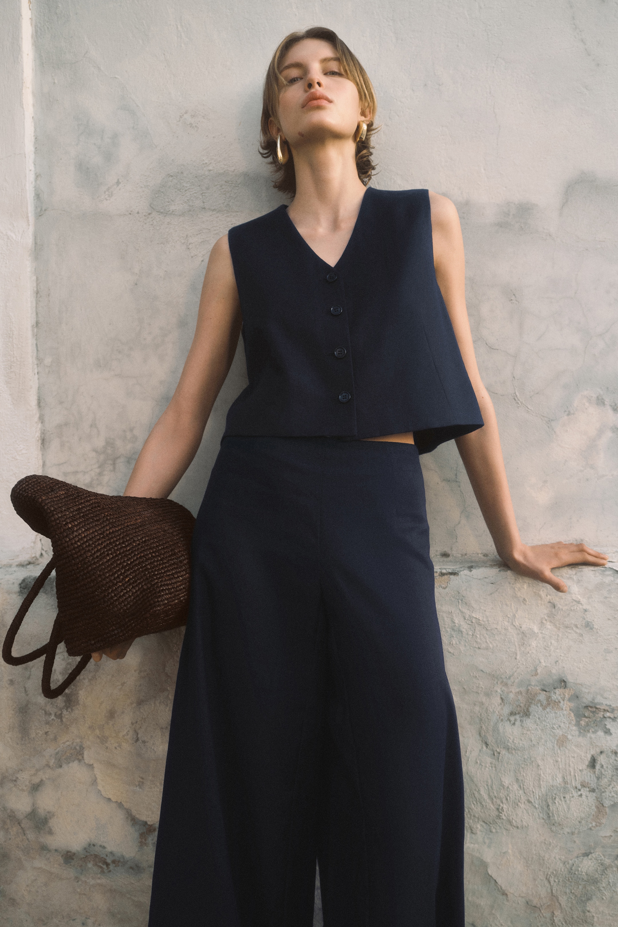 Ingrandisci l'immagine: CROPPED LINEN WAISTCOAT - NAVY - DONNA | H&M CH 5