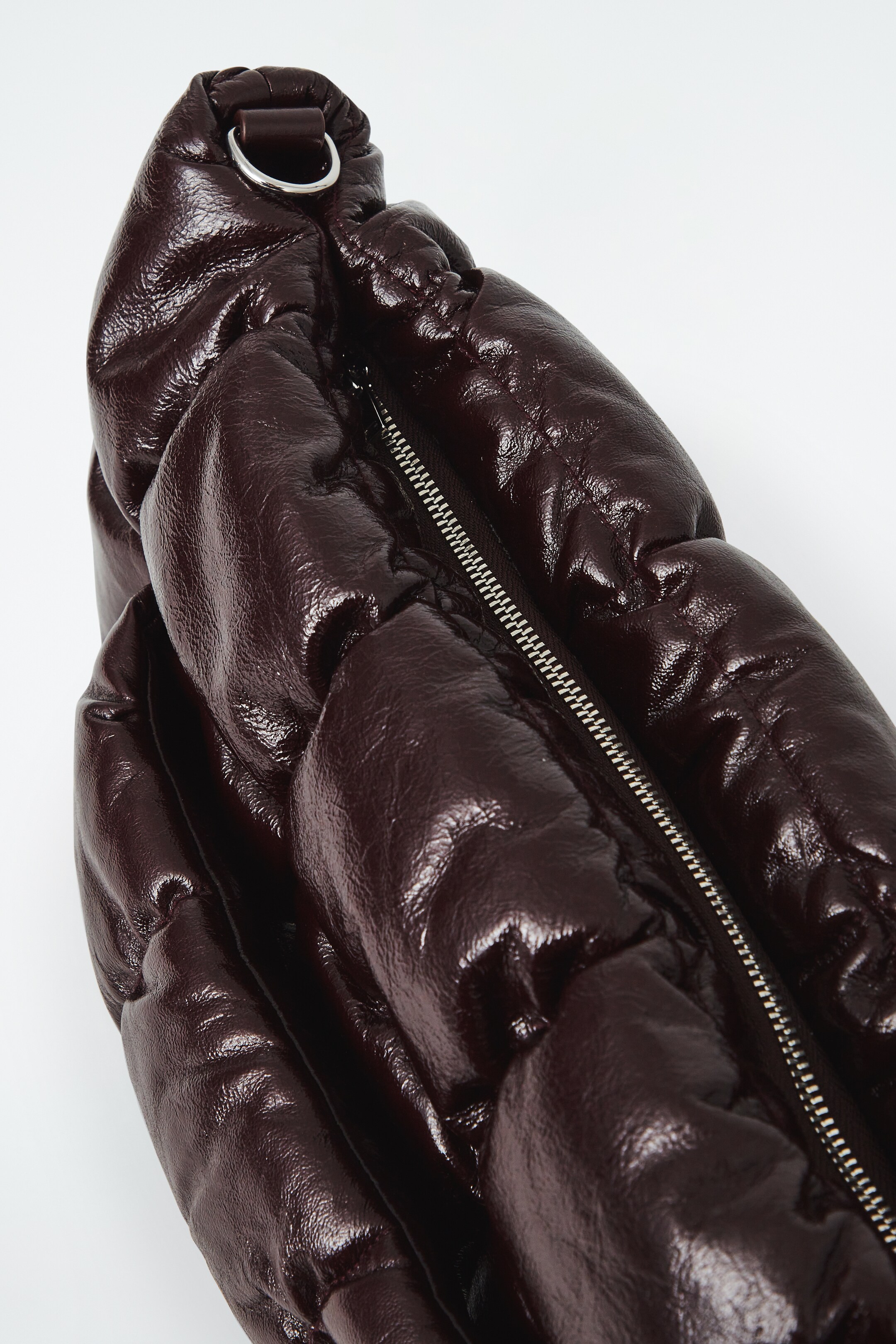 Ingrandisci l'immagine: PILLOW QUILTED CLUTCH BAG - LEATHER - BURGUNDY - DONNA | H&M CH 3