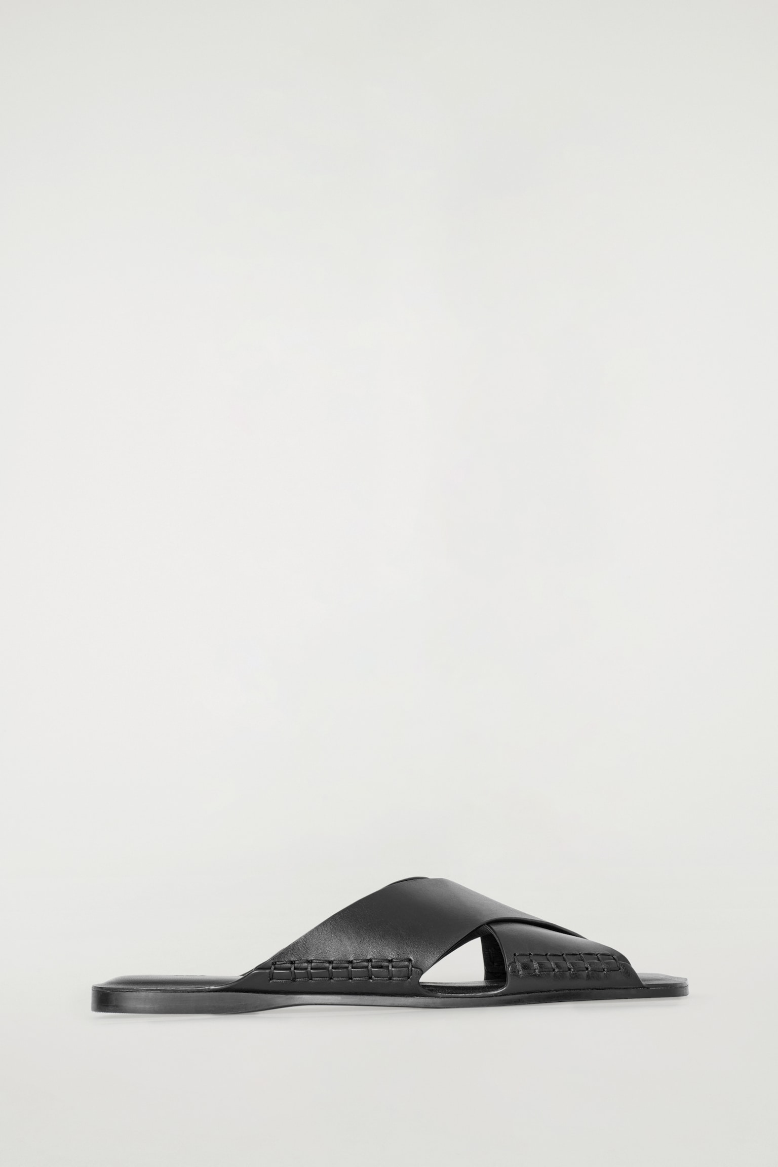 SANDALIAS DE PIEL CRUZADAS - NEGRO - 2
