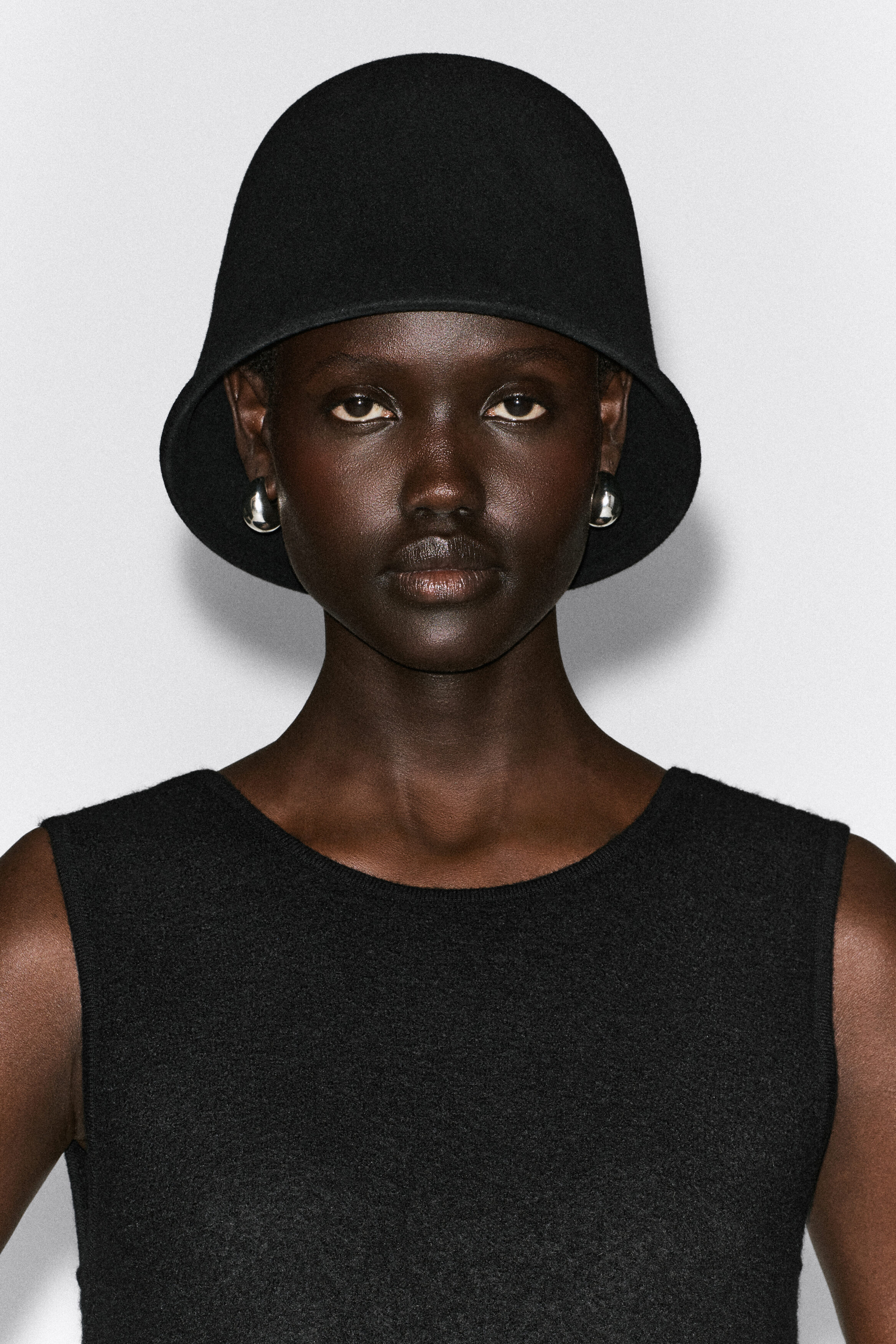 SCULPTED WOOL BUCKET HAT