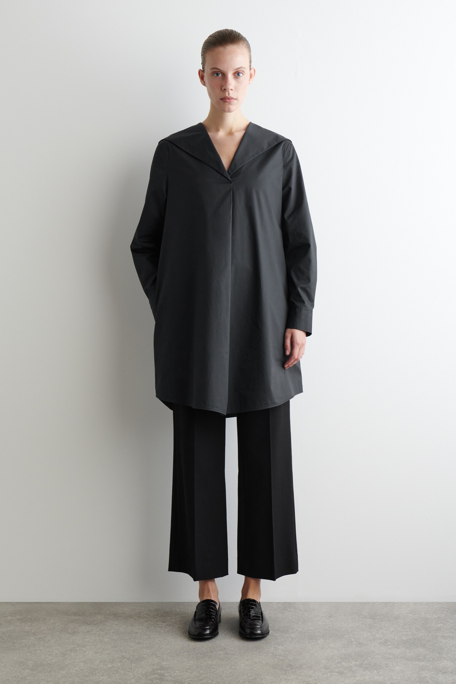 ROBE COURTE À COL MARIN EN COTON - NOIR DÉLAVÉ/BLEU CIEL - 5