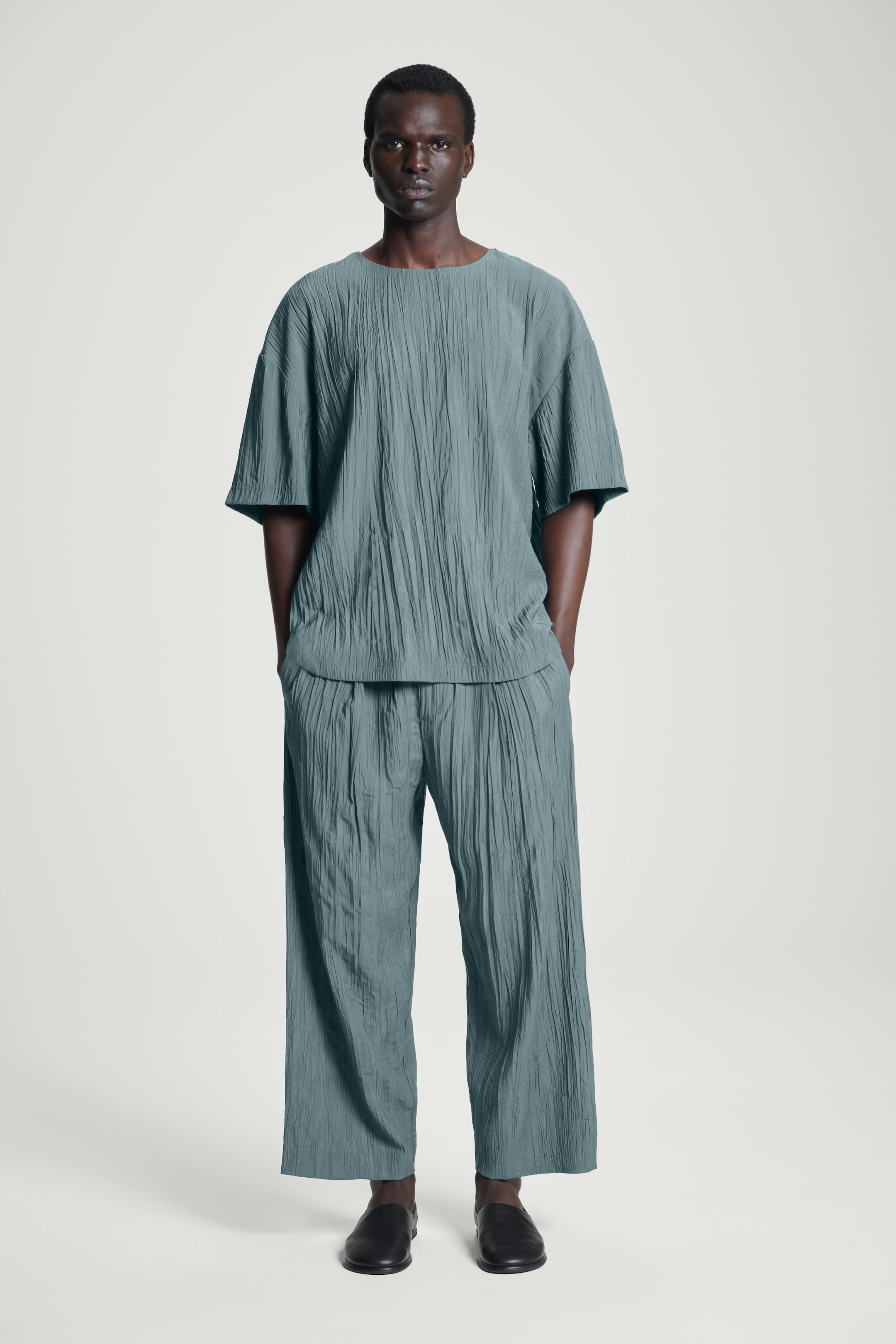 PANTALONI INCRESPATI A GAMBA LARGA