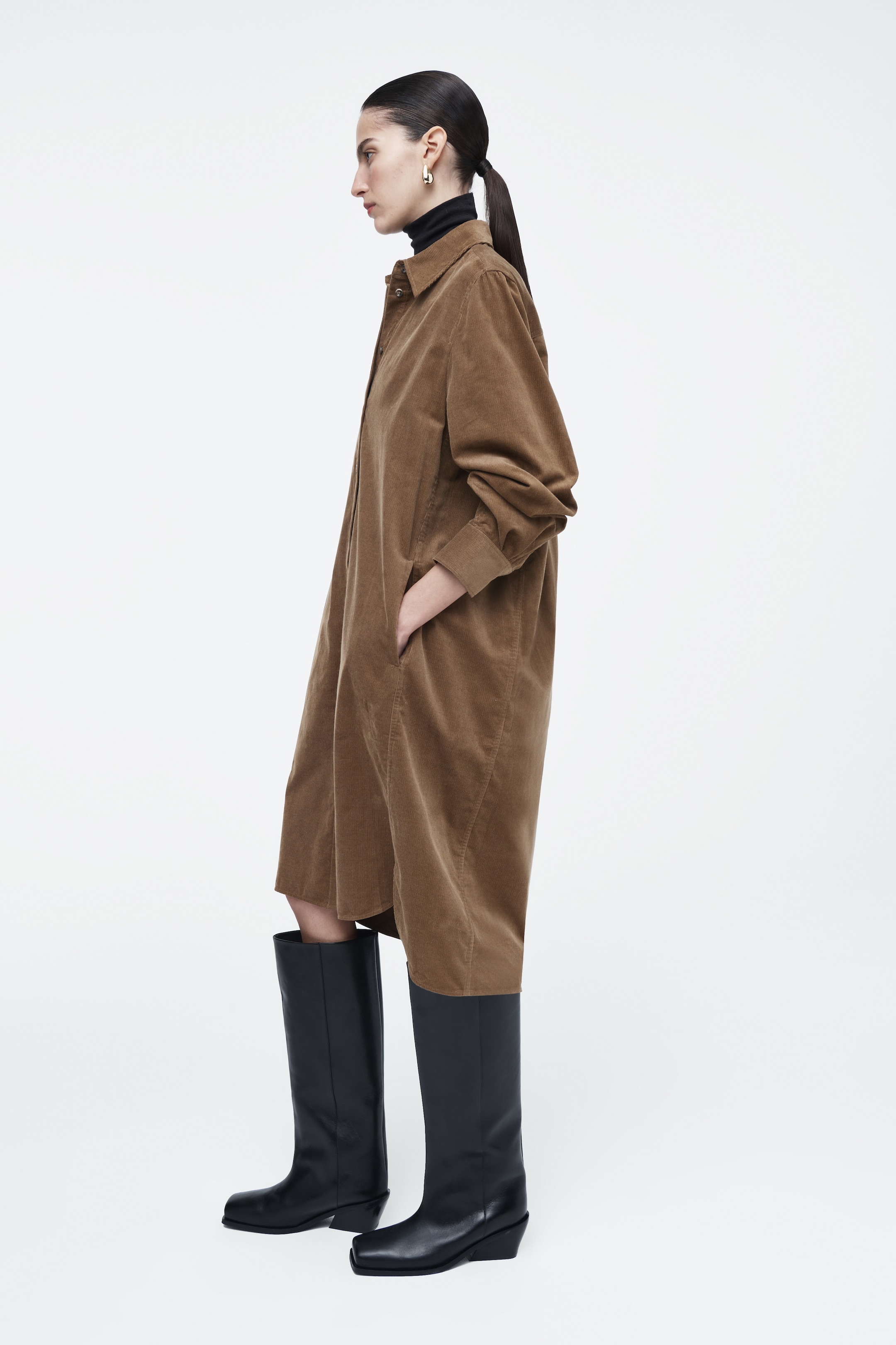 View larger image: CORDUROY MIDI SHIRT DRESS - AUBURN - Ladies | H&M GB 2