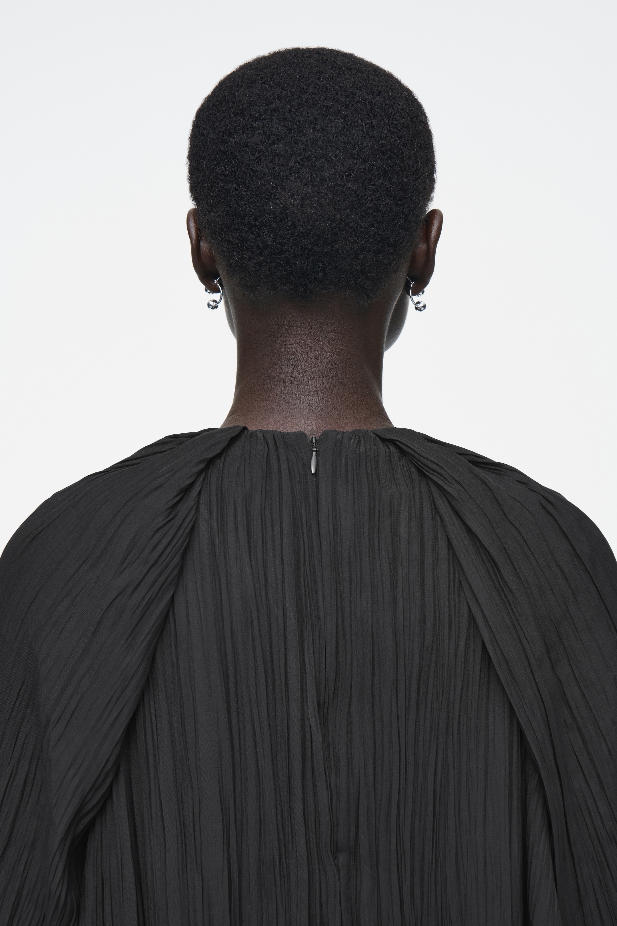 Agrandir l'image: ROBE COURTE PLISSÉE - NOIR - FEMME | H&M CH 3