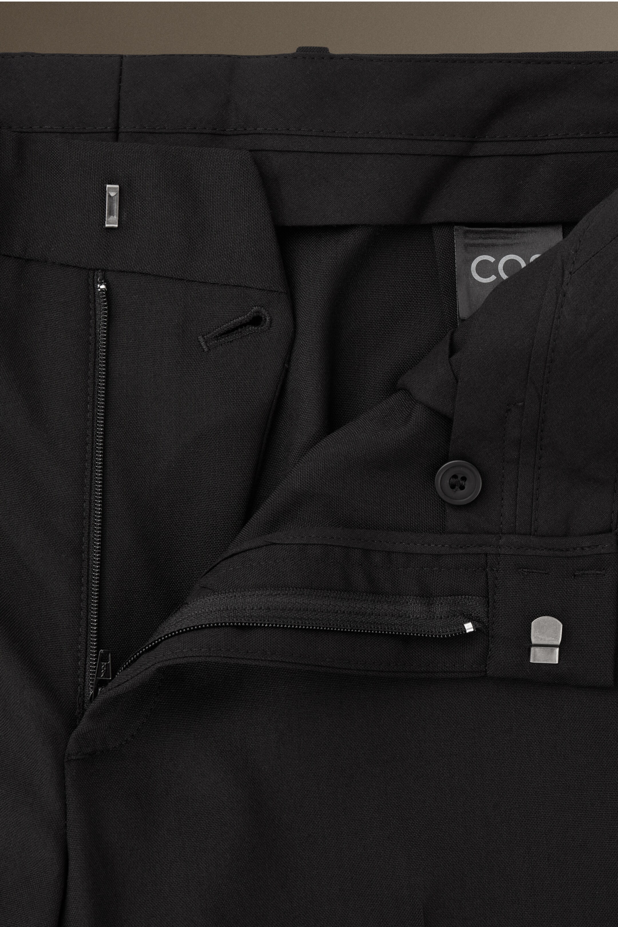 Agrandir l'image: PANTALON SLIM FUSELÉ EN LAINE NATTÉE - NOIR - HOMME | H&M CH 2