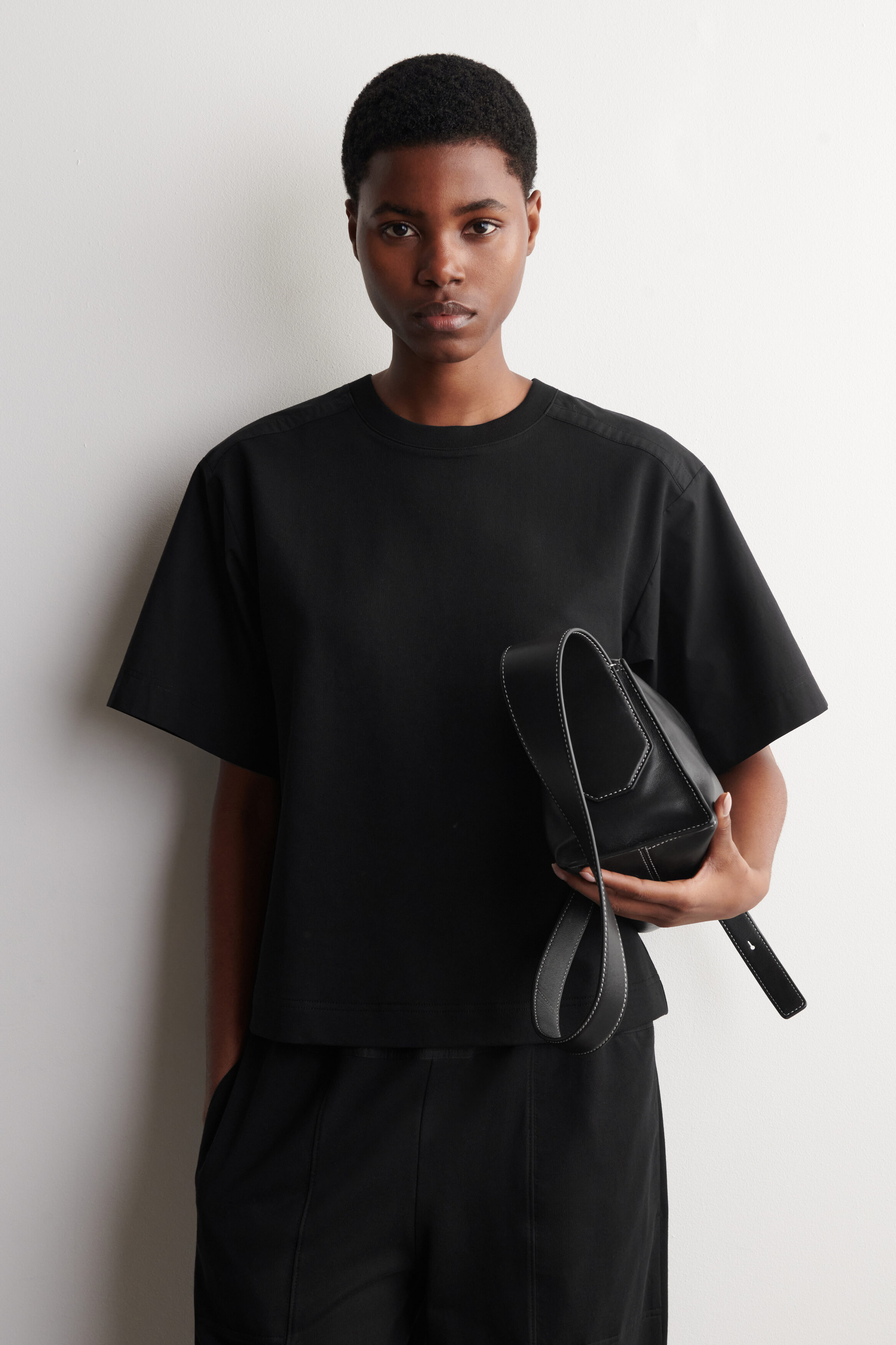 POPLIN-PANELLED JERSEY T-SHIRT - BLACK | COS DK