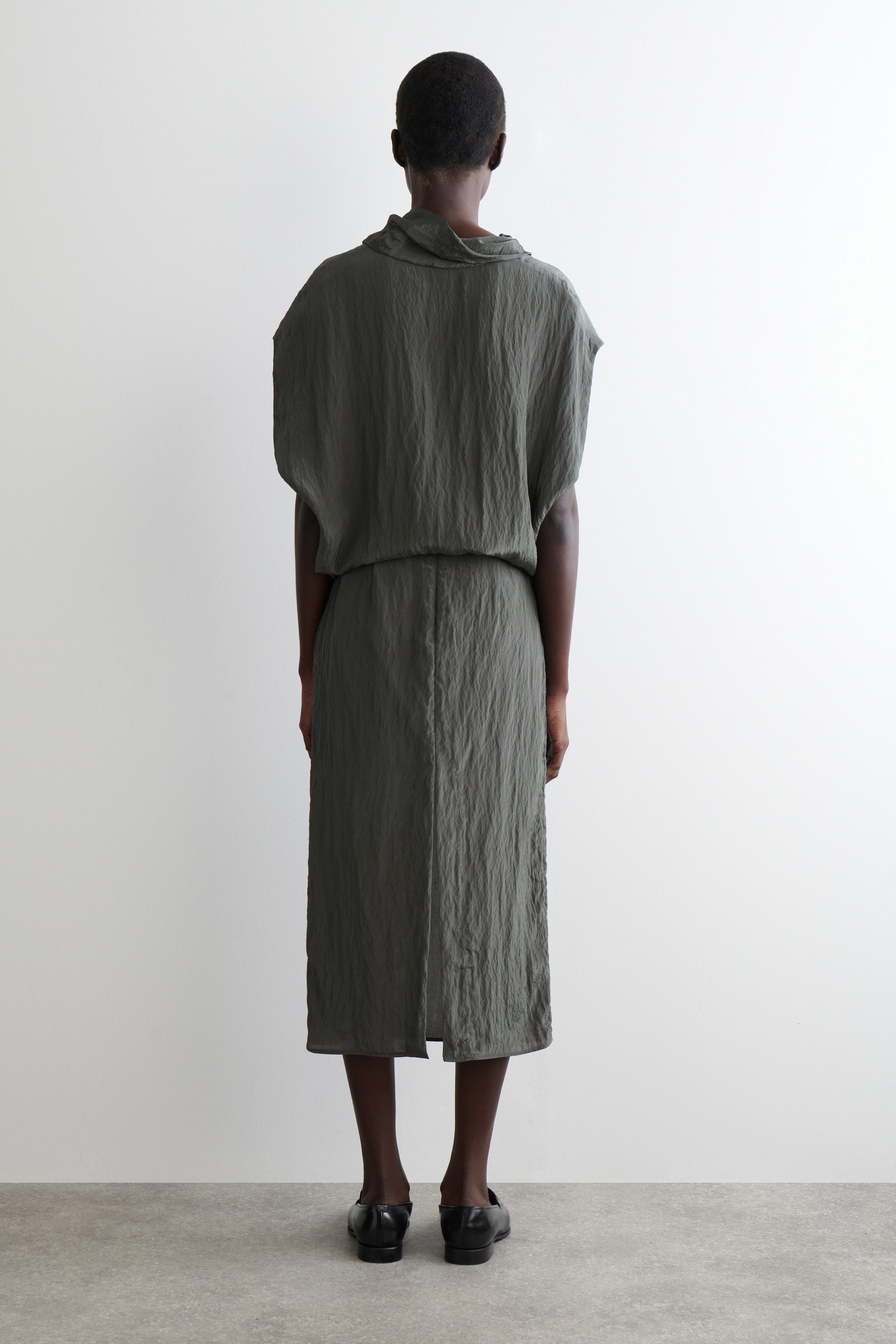 CRINKLED-SATIN PENCIL SKIRT
