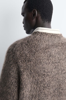 TWO-TONE BRUSHED PURE CASHMERE CREW-NECK SWEATER — MOCHA MÉLANGE 5