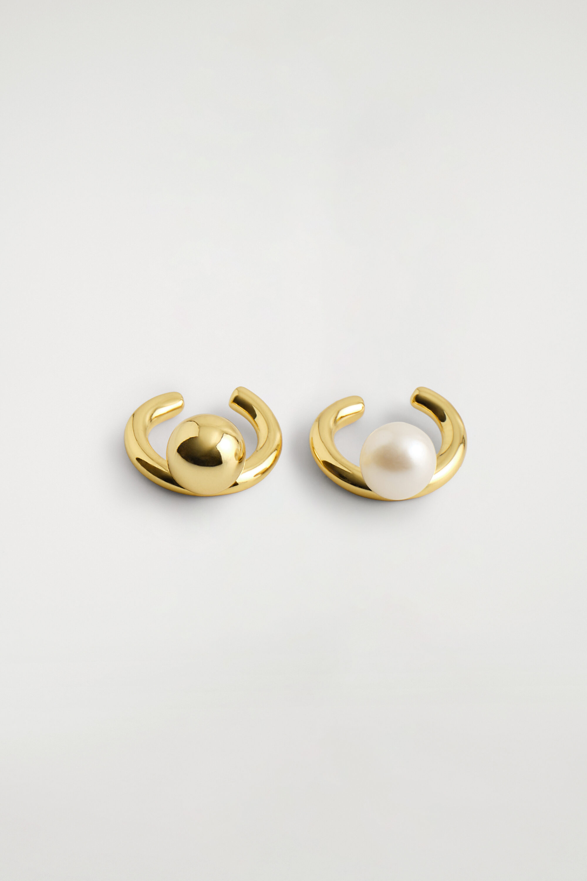 ASYMMETRIC FRESHWATER PEARL EAR CUFFS - thumbnail 4