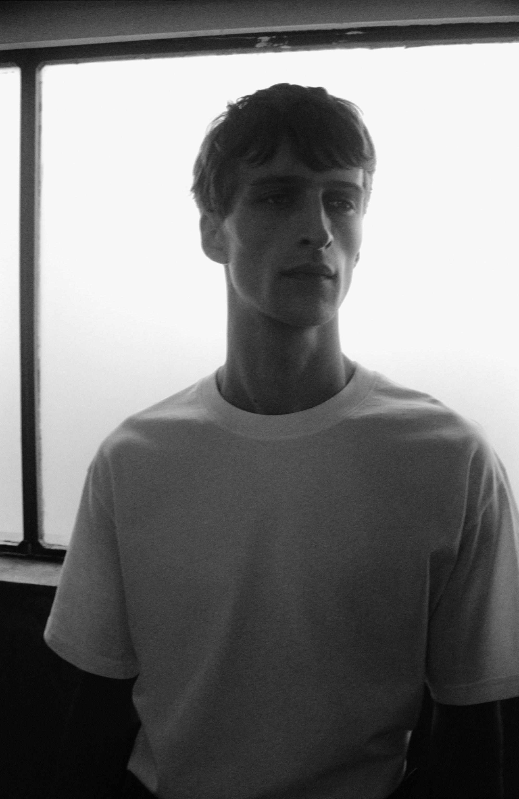 RELAXED LIGHTWEIGHT COTTON T-SHIRT