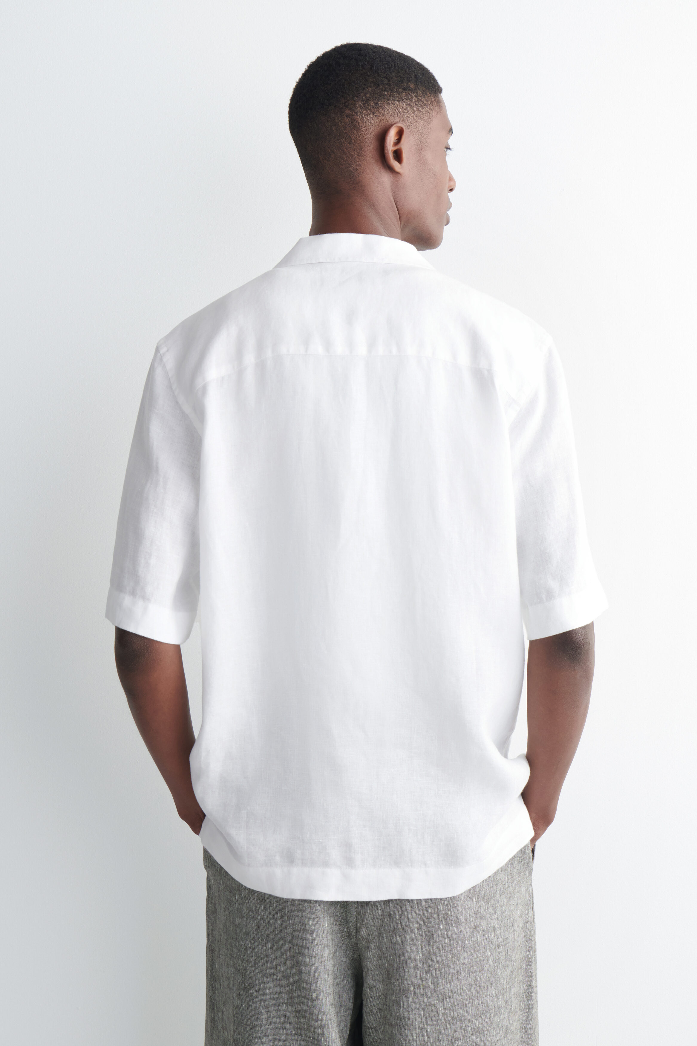 CAMP-COLLAR SHORT-SLEEVED LINEN SHIRT - WHITE | COS GB