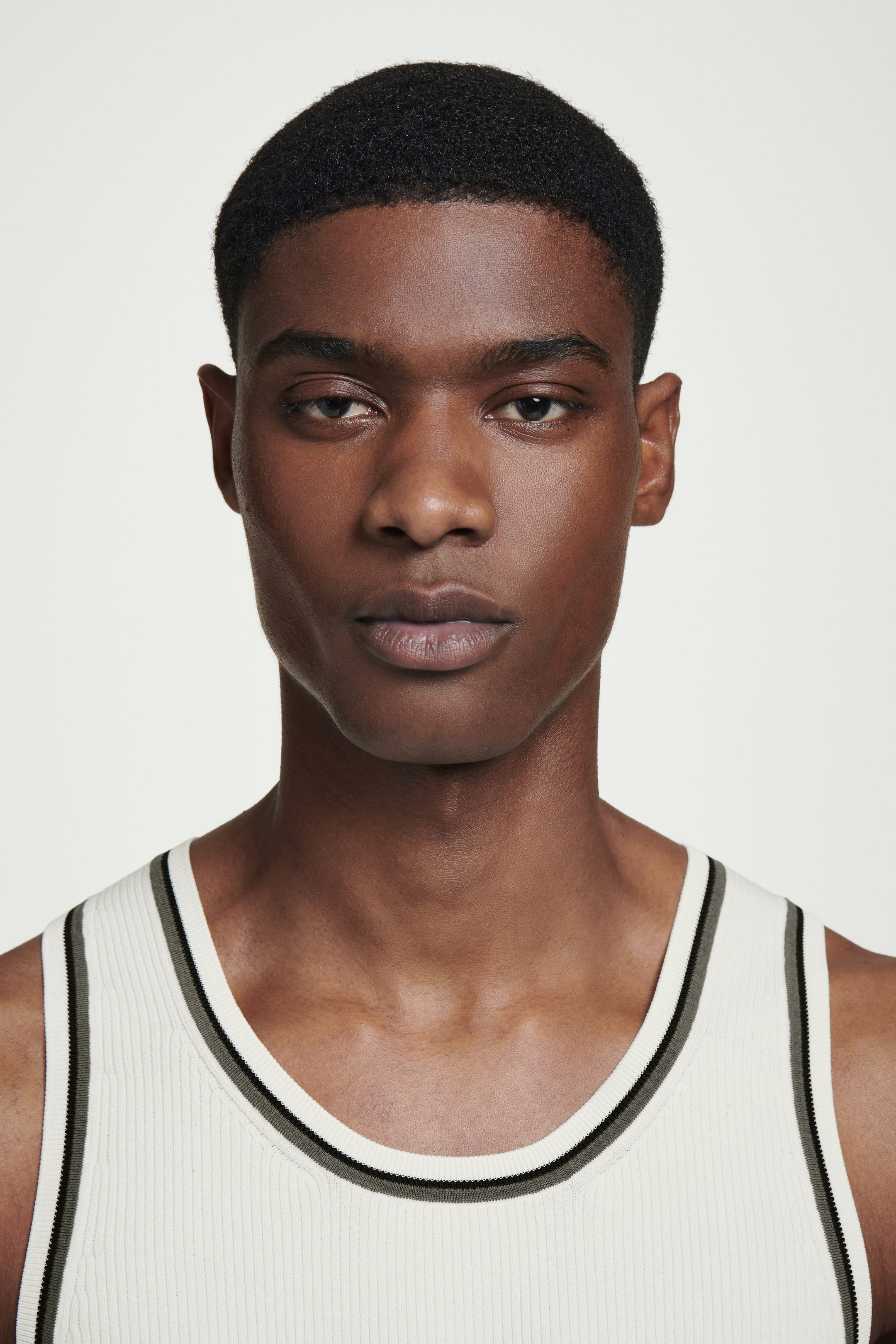 CONTRAST-TRIM RIBBED TANK TOP