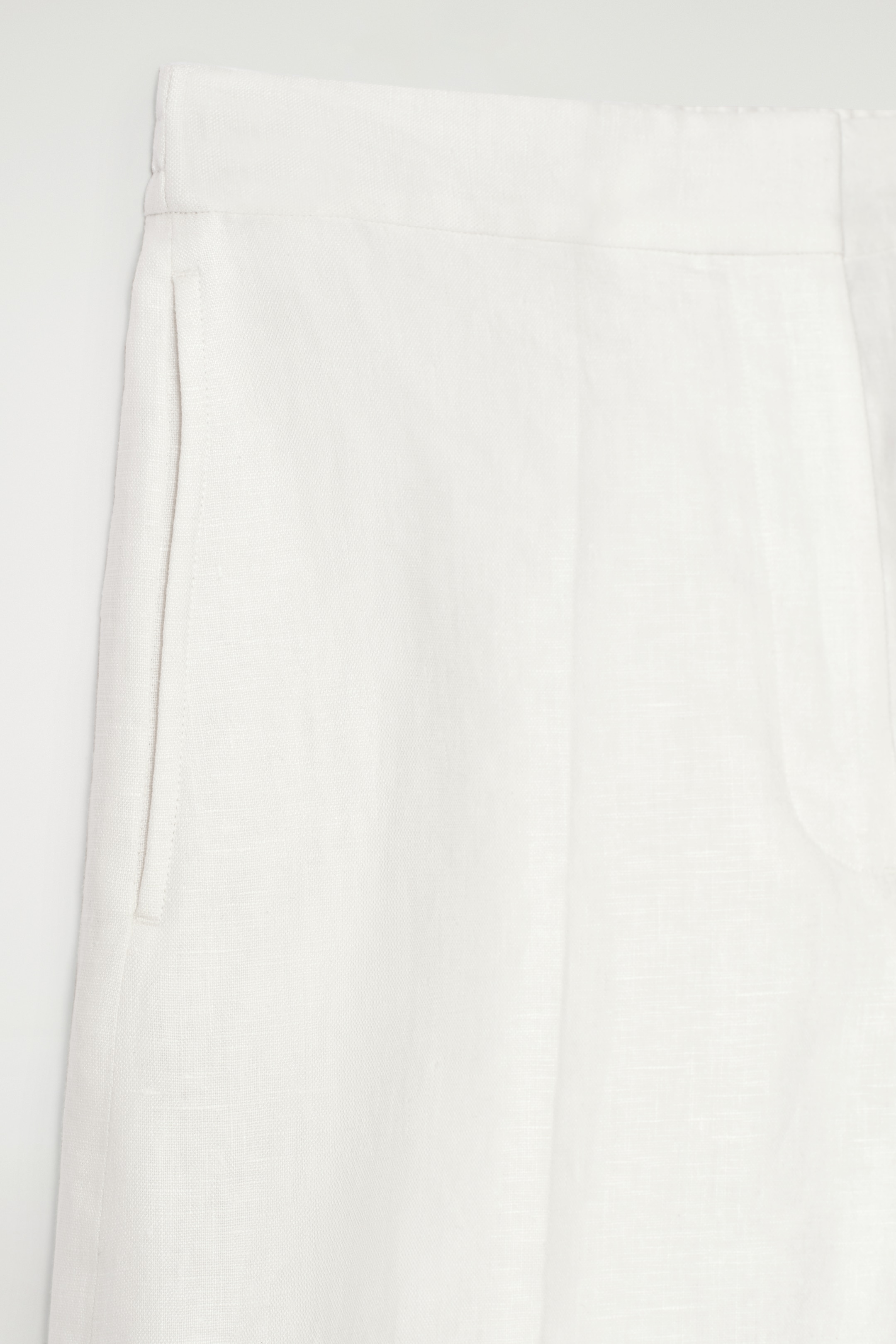 Ingrandisci l'immagine: TAILORED ELASTICATED LINEN SHORTS - WHITE - DONNA | H&M CH 6