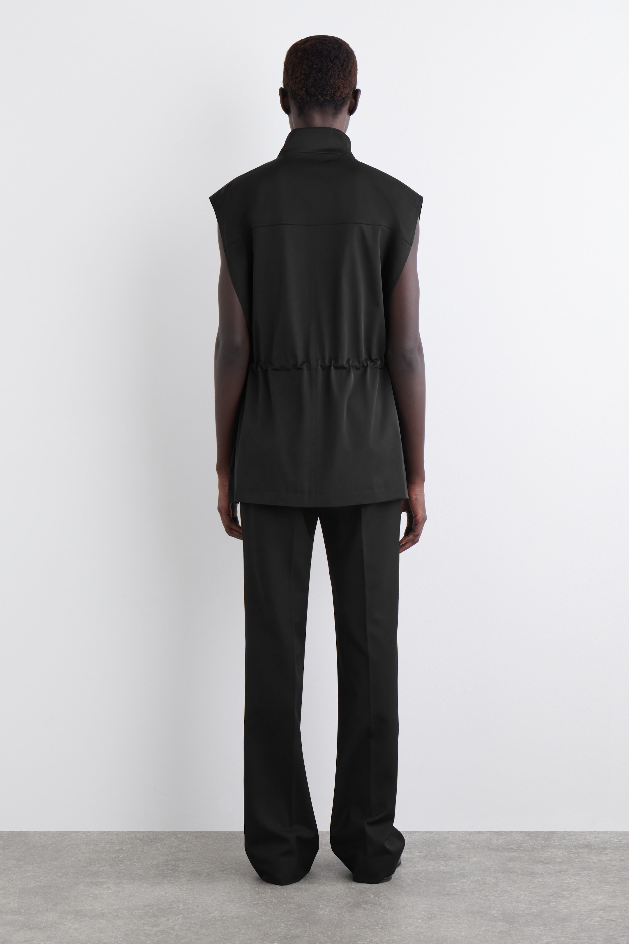 View larger image: MOCK-NECK UTILITY VEST - BLACK - Ladies | H&M GB 3