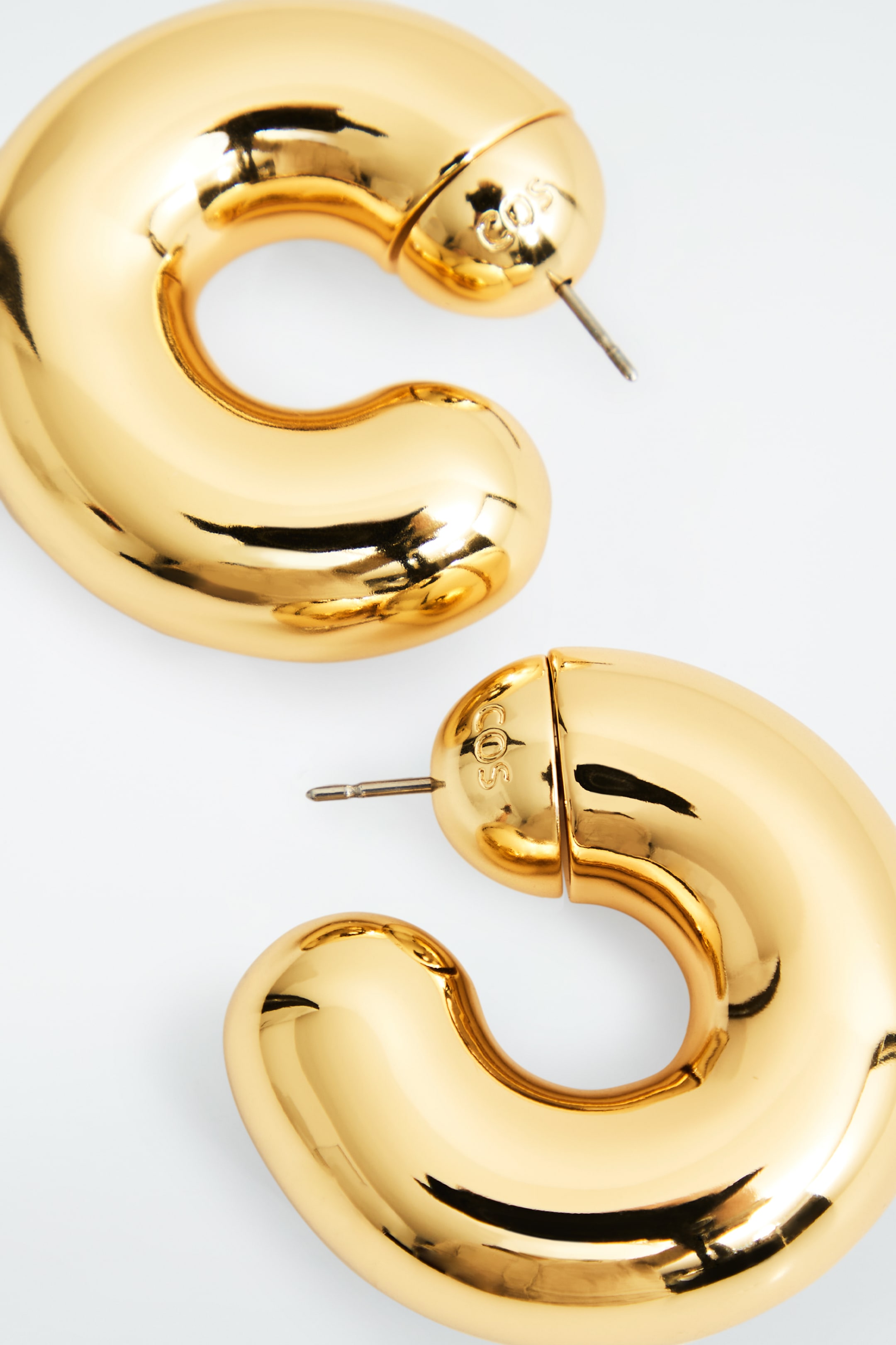 View larger image: OVERSIZED CHUNKY HOOP EARRINGS - GOLD - Ladies | H&M GB 2