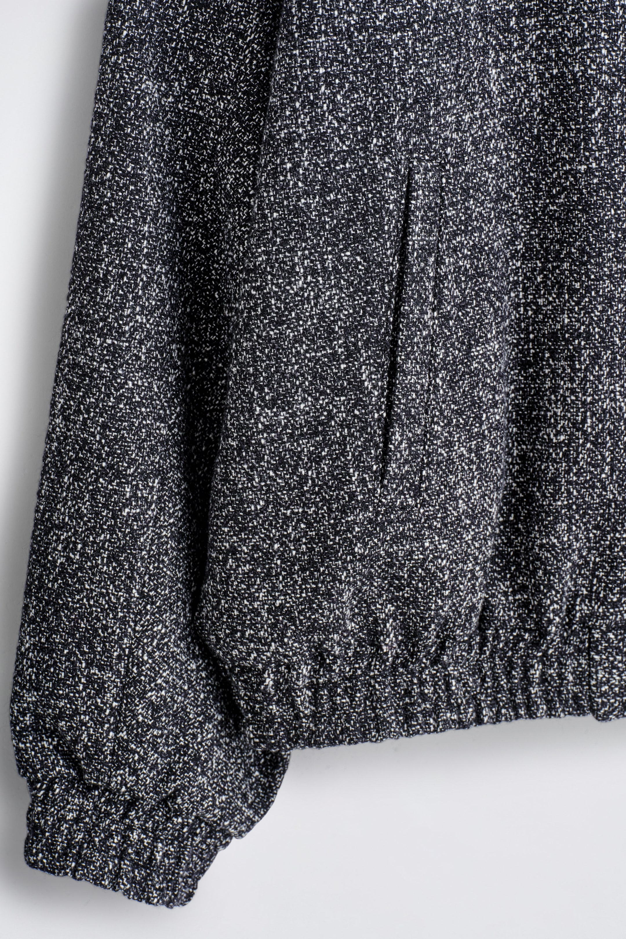 StillMedia/DescriptiveDetail