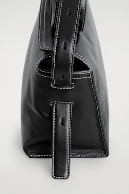 PLINTH CROSSBODY BAG - LEATHER — BLACK 4