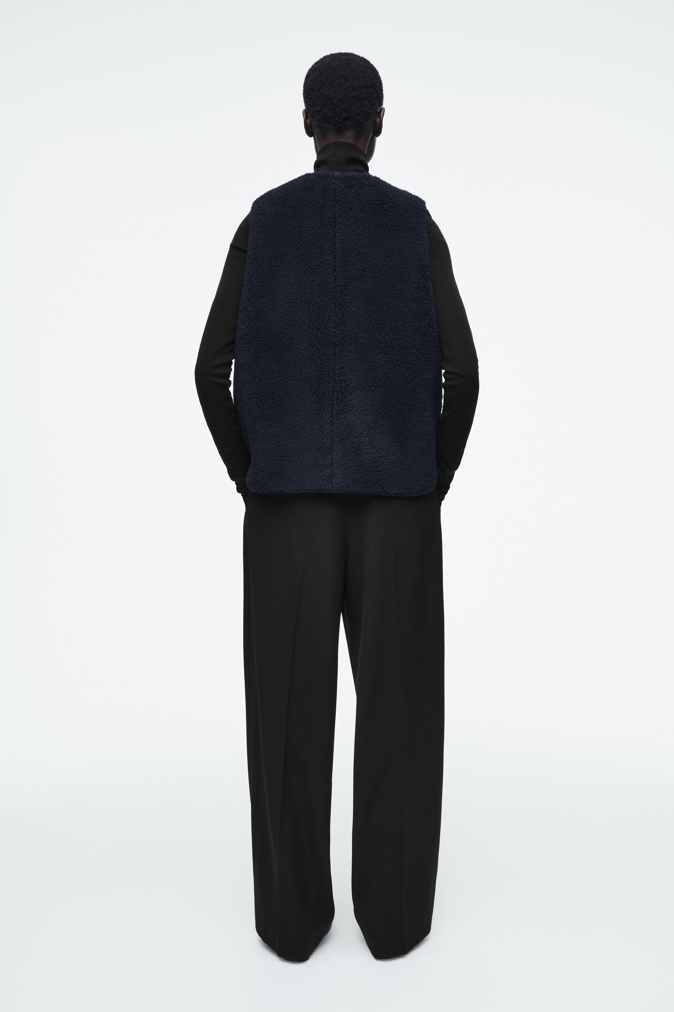 Visualizza immagine più grande: GILET OVERSIZE IN SHEARLING SINTETICO - BLU NAVY - DONNA | H&M IT 5