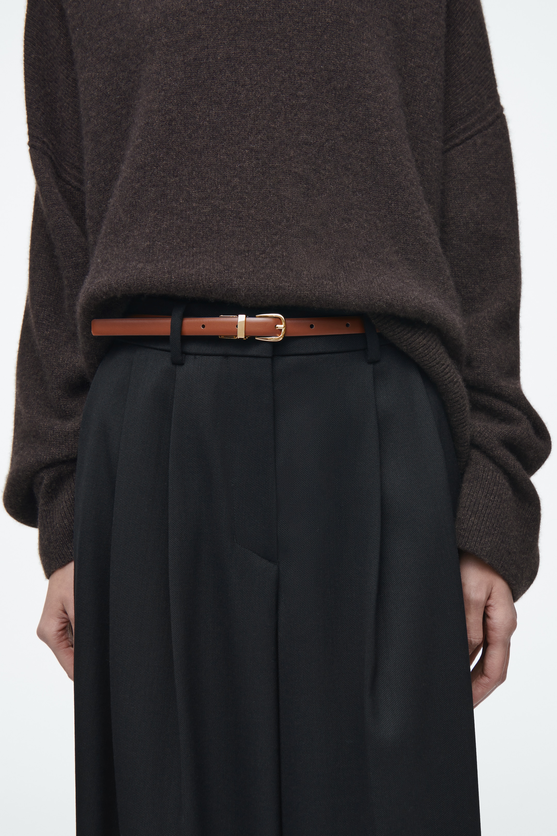 Zobacz większy obraz: DWUSTRONNY WĄSKI SKÓRZANY PASEK - CIEMNOBRĄZOWY/OPALONY - ONA | H&M PL 1