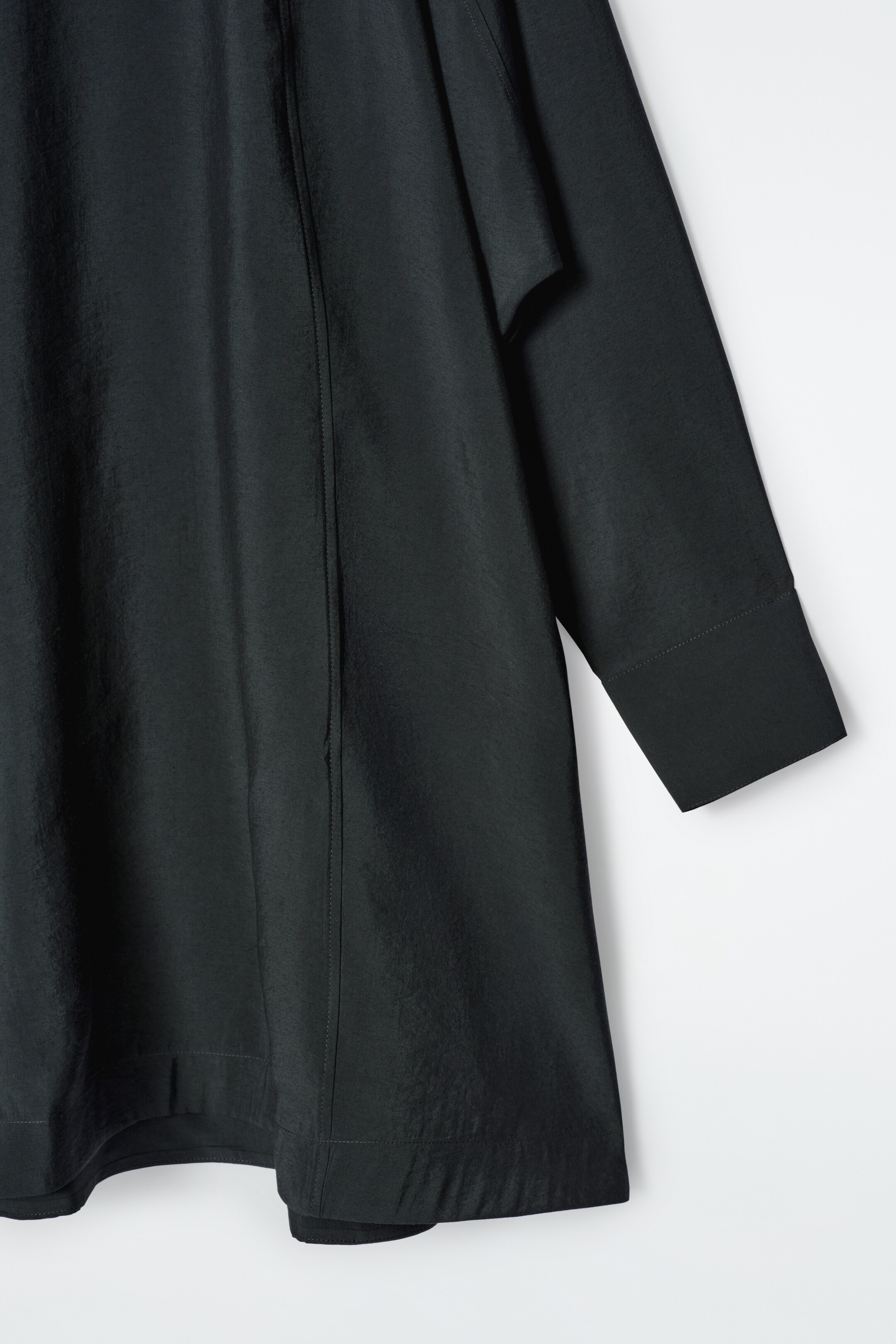 Agrandir l'image: ROBE COURTE À MANCHES CHAUVE-SOURIS - NOIR - FEMME | H&M BE 7