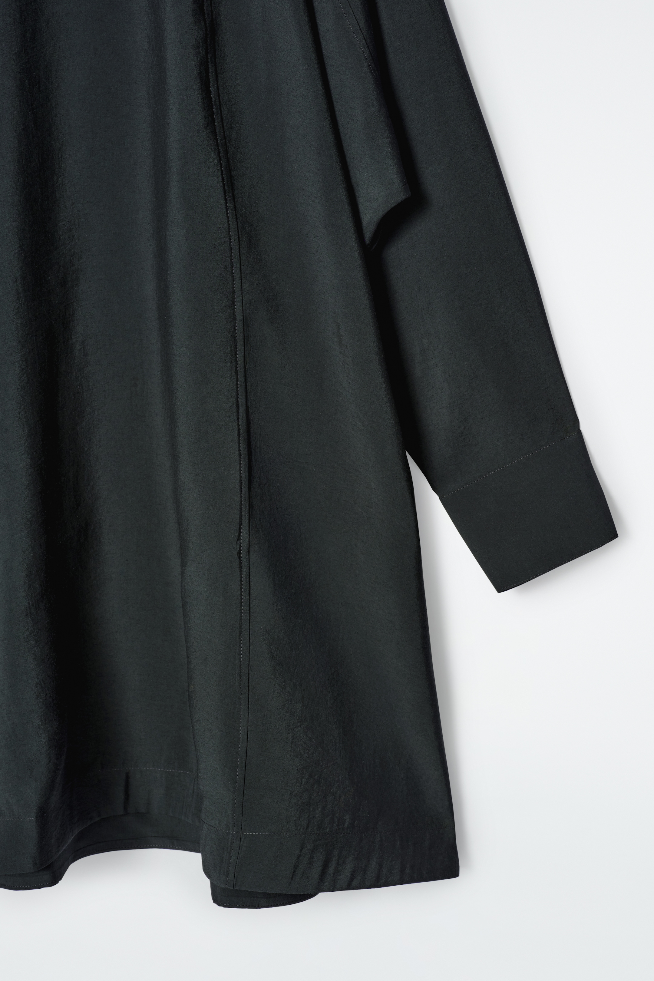 Ingrandisci l'immagine: BATWING-SLEEVE MINI DRESS - BLACK - DONNA | H&M CH 7