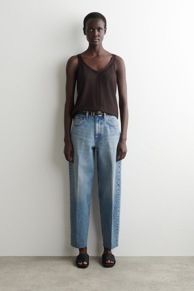 UMBRA TAPERED JEANS — BLUE