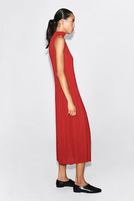 PLEATED JACQUARD SLEEVELESS MAXI DRESS — RED 3