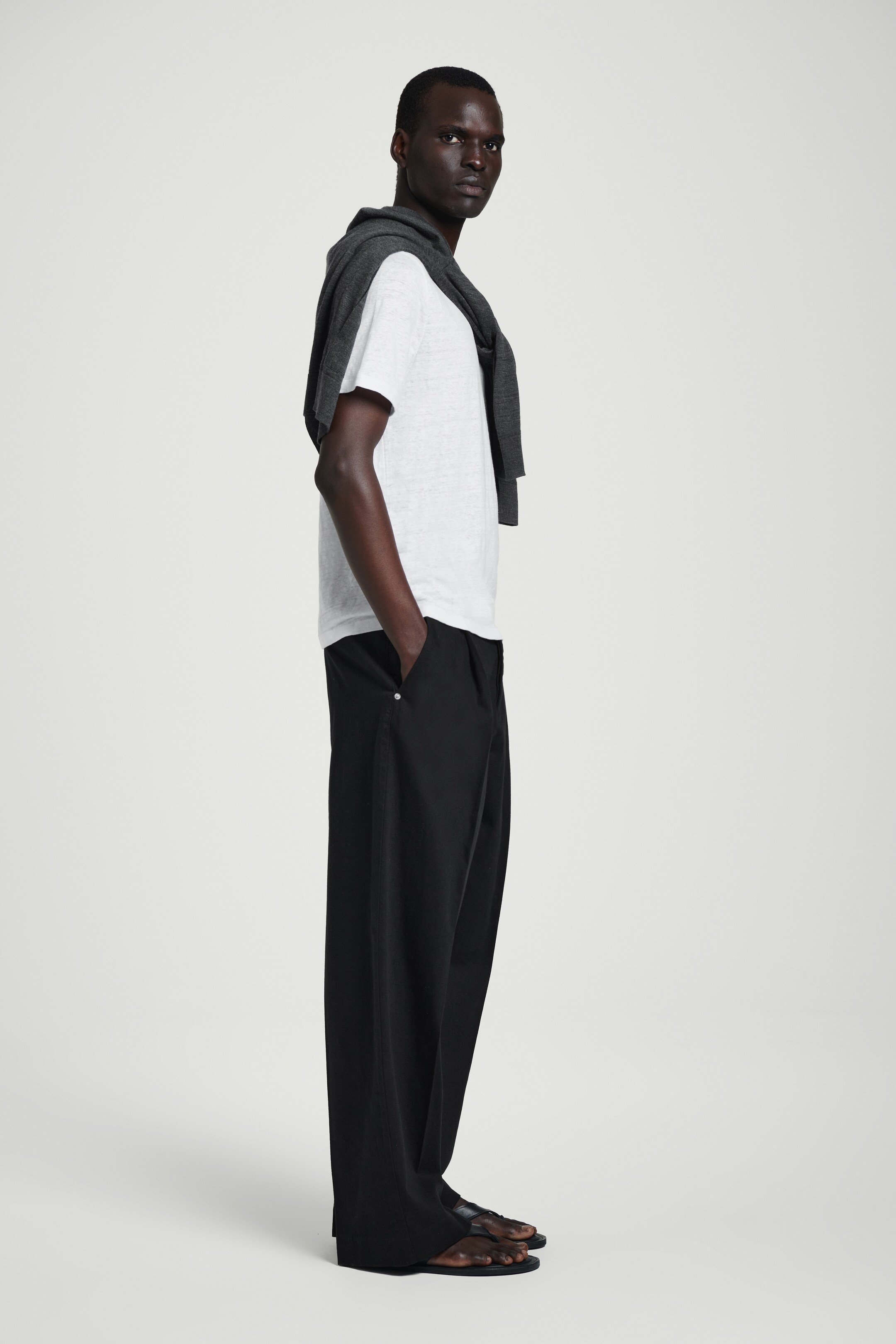 Größeres Bild ansehen: T-SHIRT AUS LEINEN - WEISS - Men | H&M DE 3