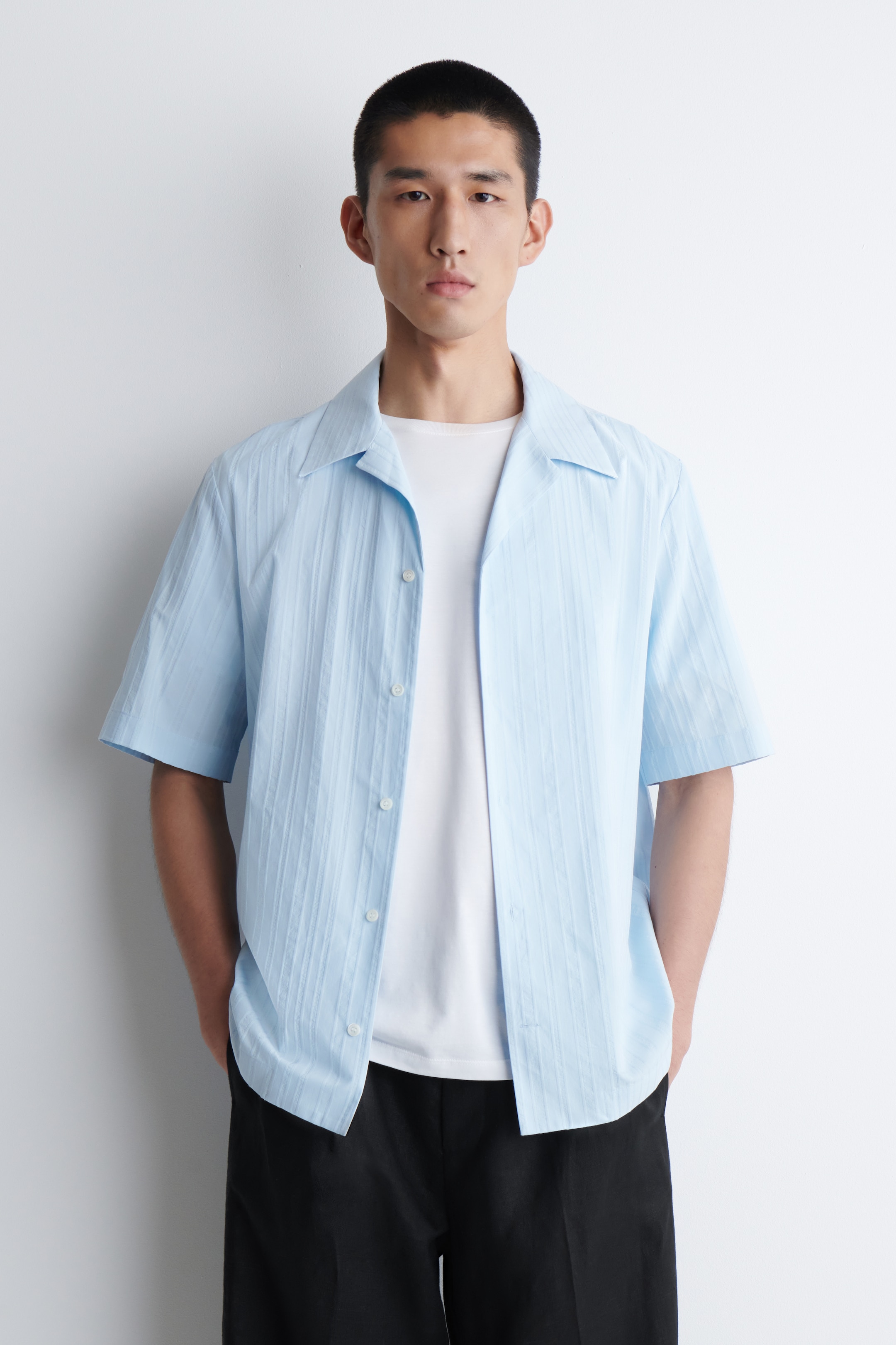 Visualizza immagine più grande: CAMICIA CON COLLETTO APERTO - AZZURRO - UOMO | H&M IT 1
