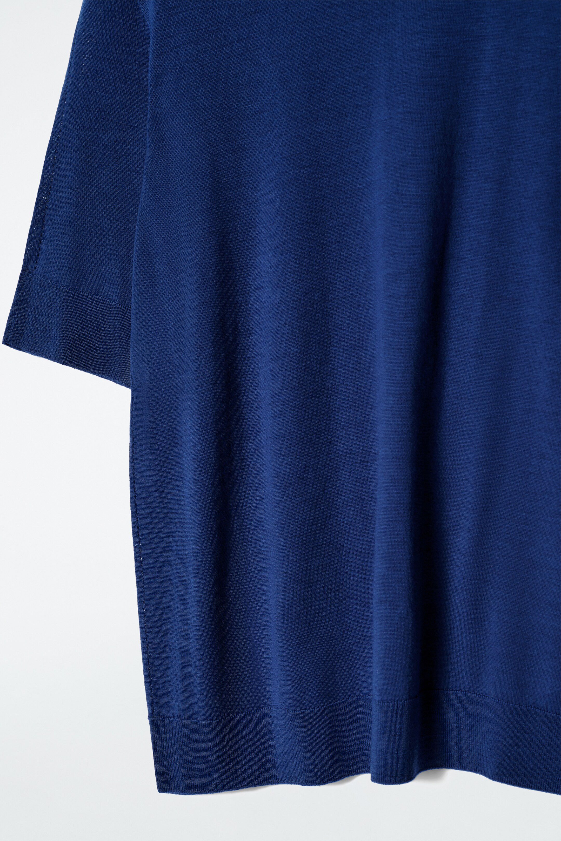 Ingrandisci l'immagine: SLIM MERINO WOOL SEAMLESS T-SHIRT - BLUE - DONNA | H&M CH 6