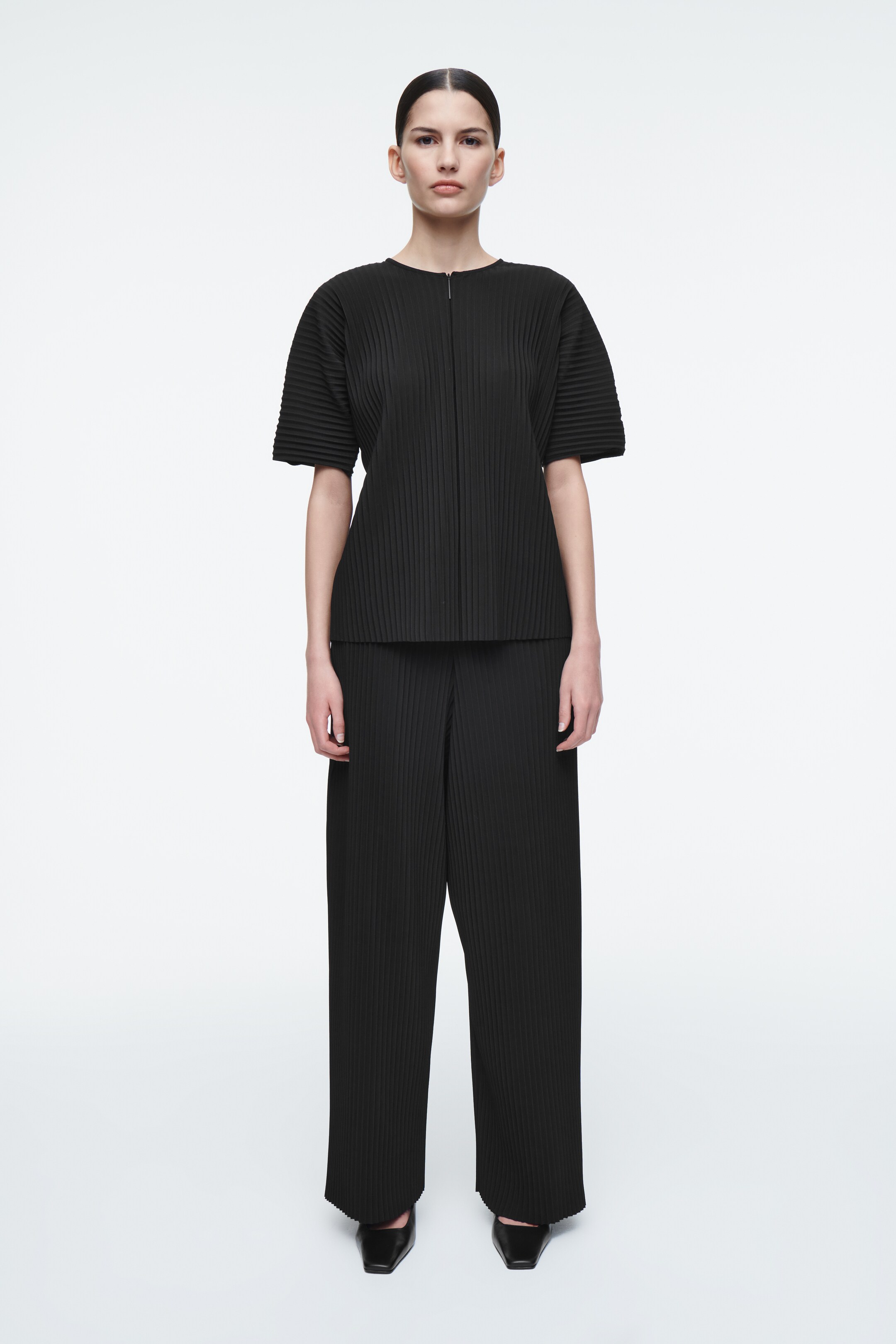 Grösseres Bild ansehen: PLISSIERTE HOSE MIT WEITEM BEIN - SCHWARZ - DAMEN | H&M CH 2
