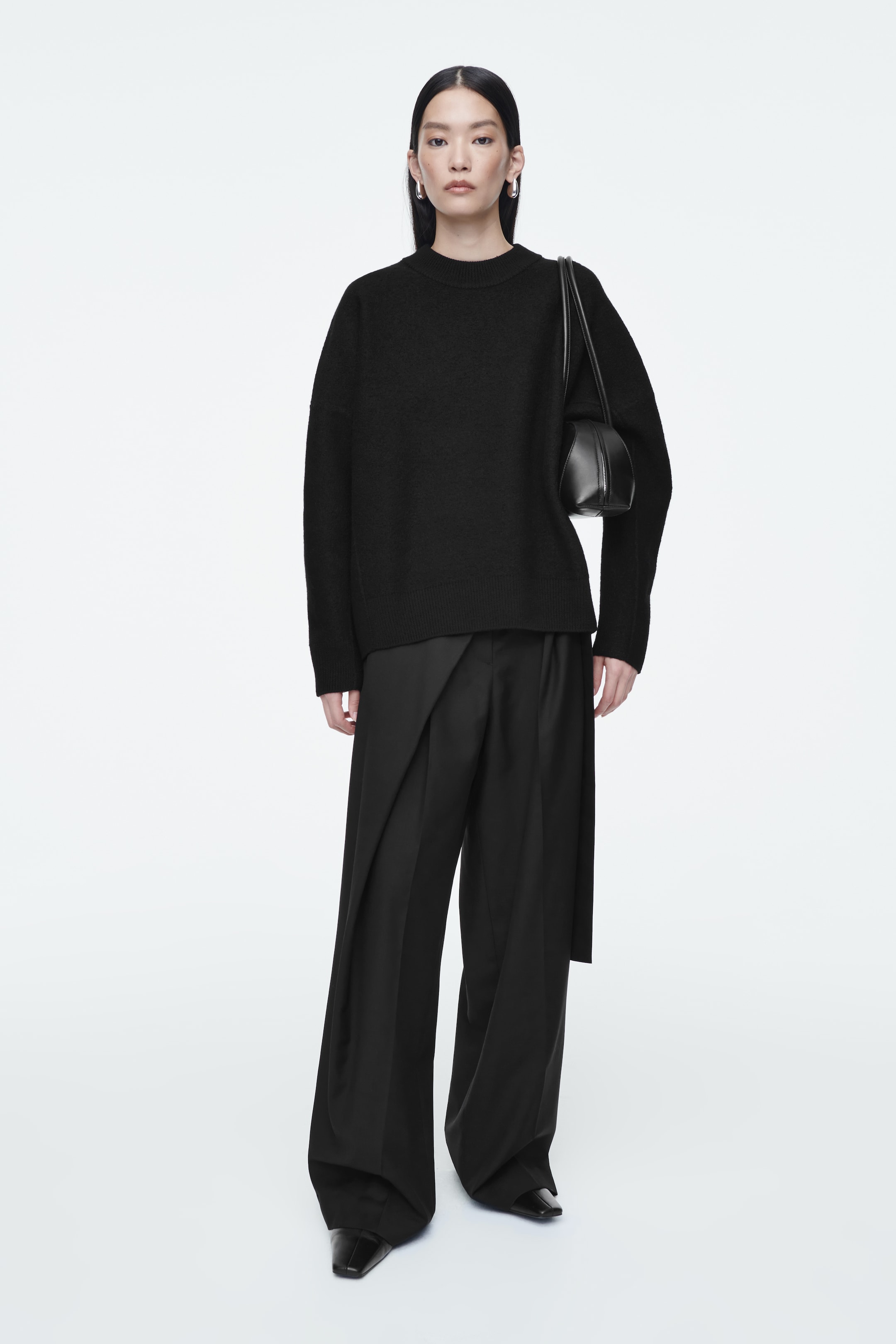 Grösseres Bild ansehen: OVERSIZED-PULLOVER AUS GEKOCHTER MERINOWOLLE - SCHWARZ - DAMEN | H&M CH 2