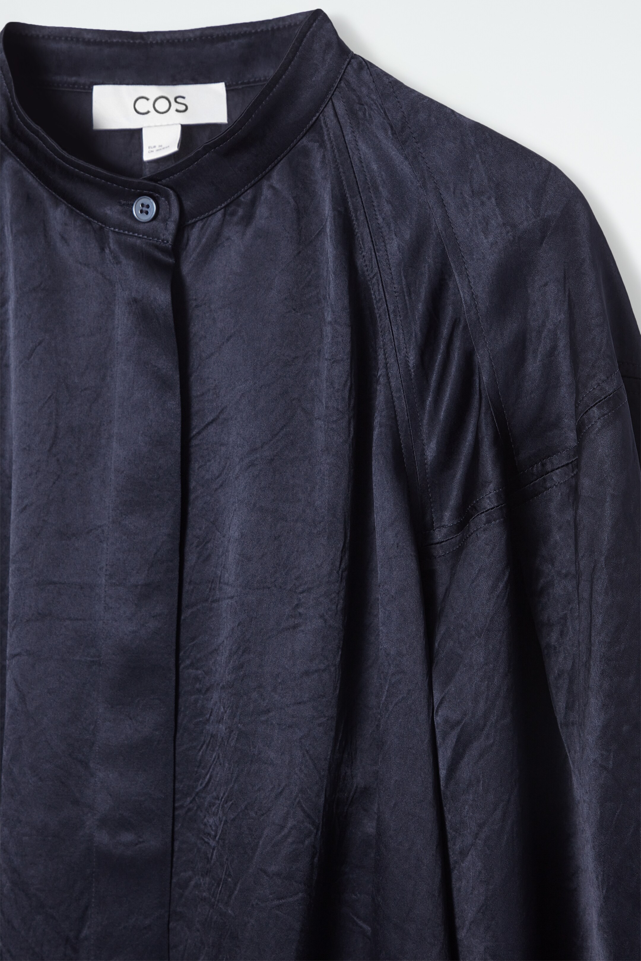 Ingrandisci l'immagine: PLEATED-DETAIL SATIN MIDI DRESS - NAVY - DONNA | H&M CH 2