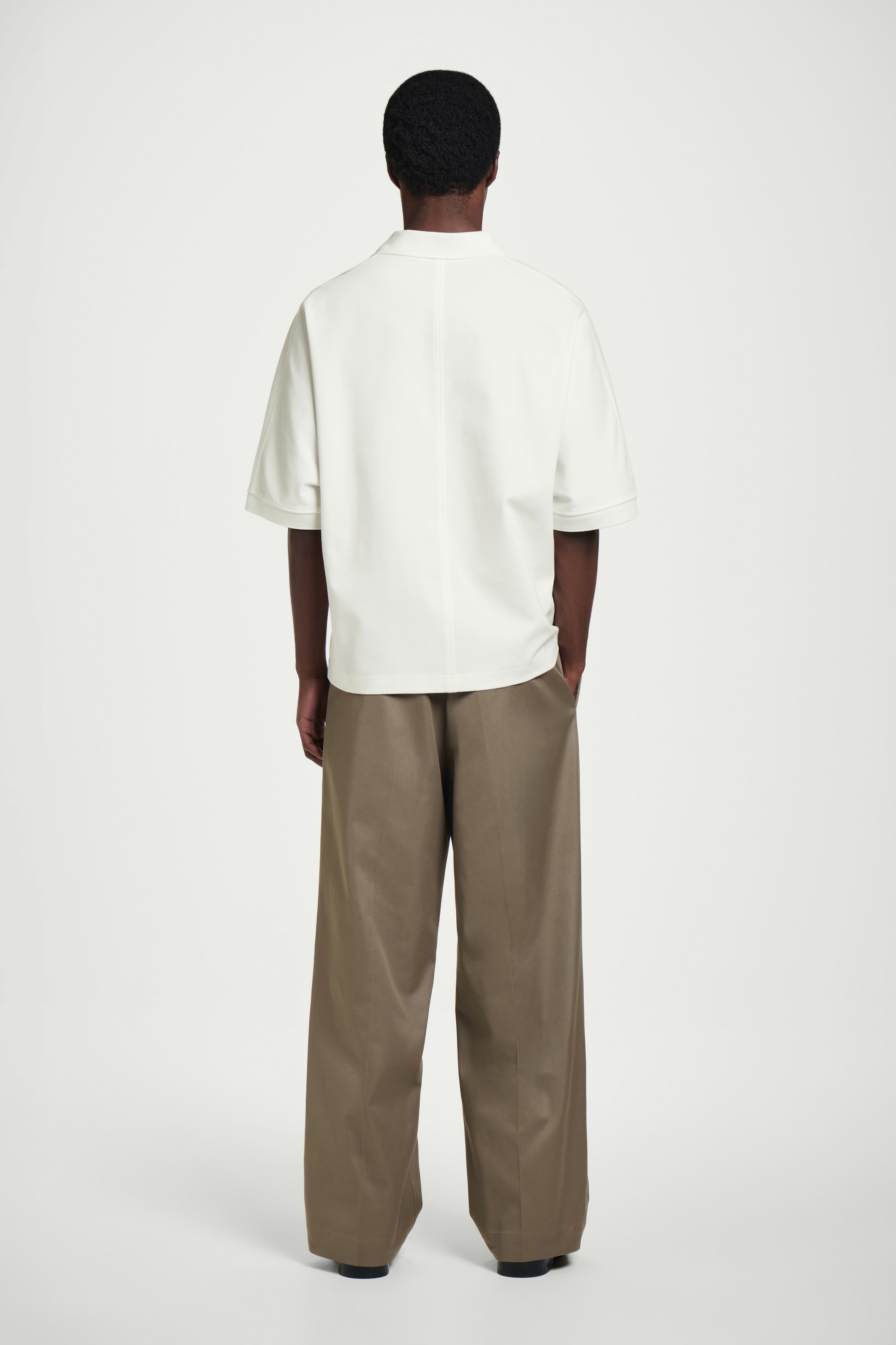 Grösseres Bild ansehen: POLOSHIRT AUS JERSEY MIT OFFENEM KRAGEN - WEISS - HERREN | H&M CH 5