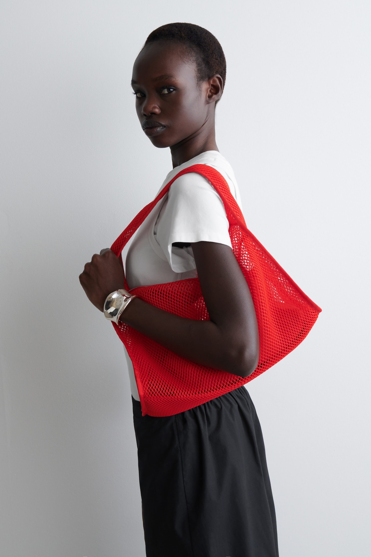 SLOUCHY MINI TOTE BAG - MESH - RED | COS AU