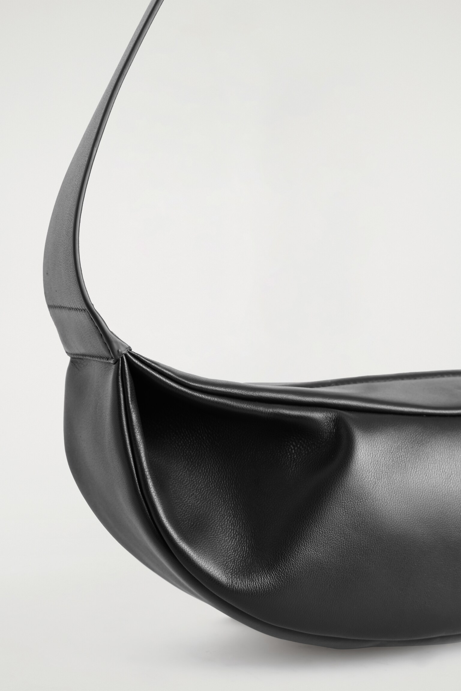 תיק סווינג קרוס-בודי - עור - שחור - 4