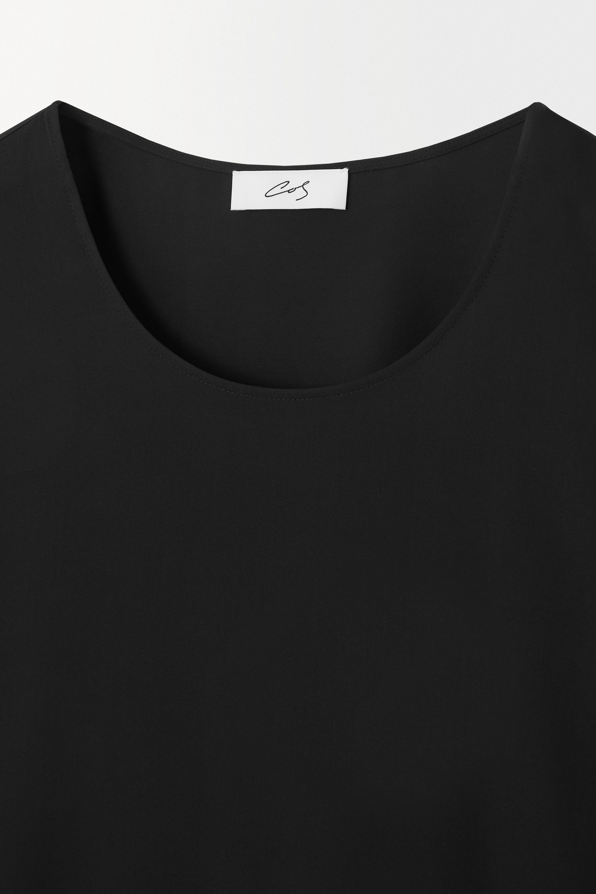 THE ESSENTIAL FLUID WOVEN T-SHIRT - BLACK | COS