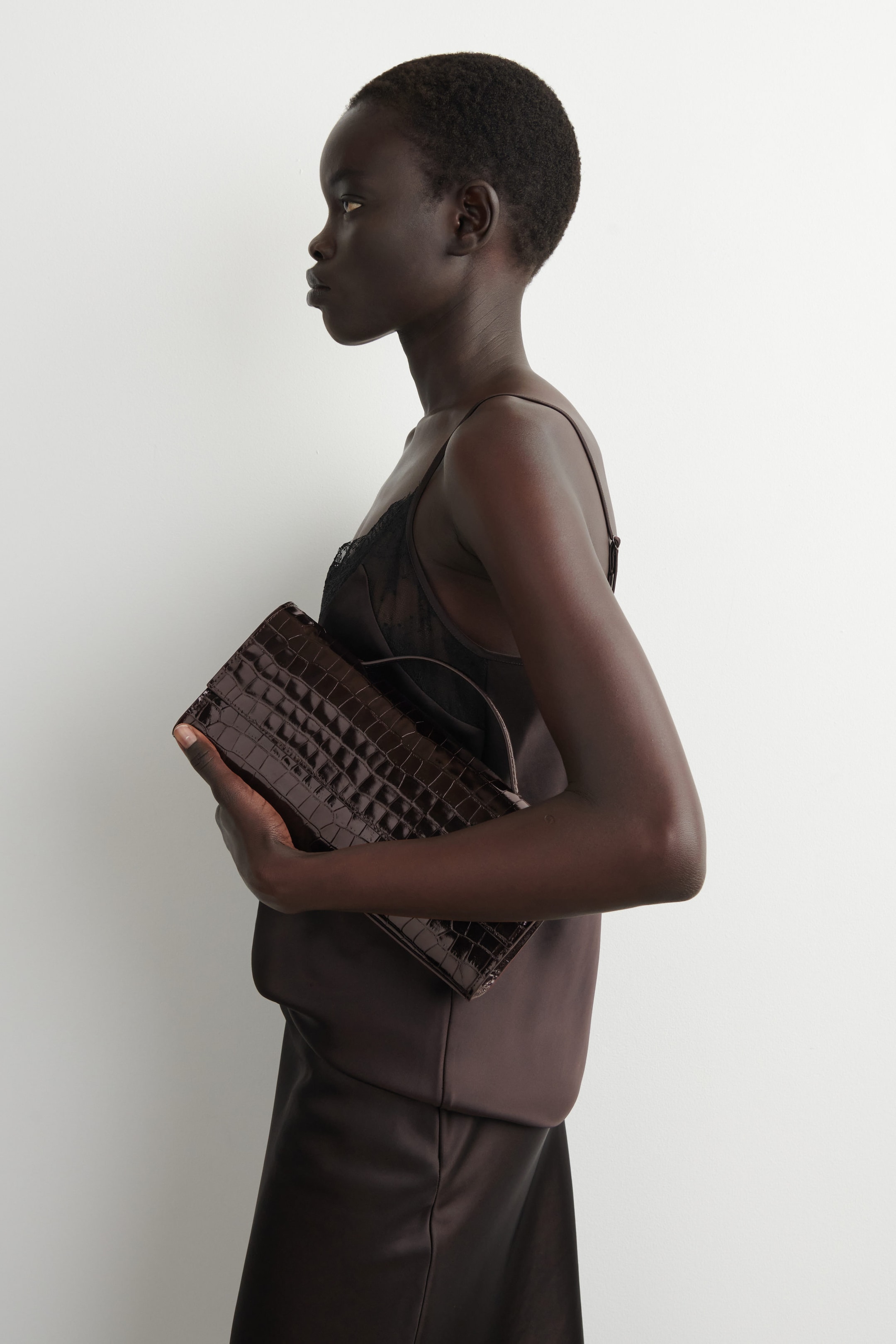 GALLERY CLUTCH BAG - CROCODILE-EFFECT LEATHER